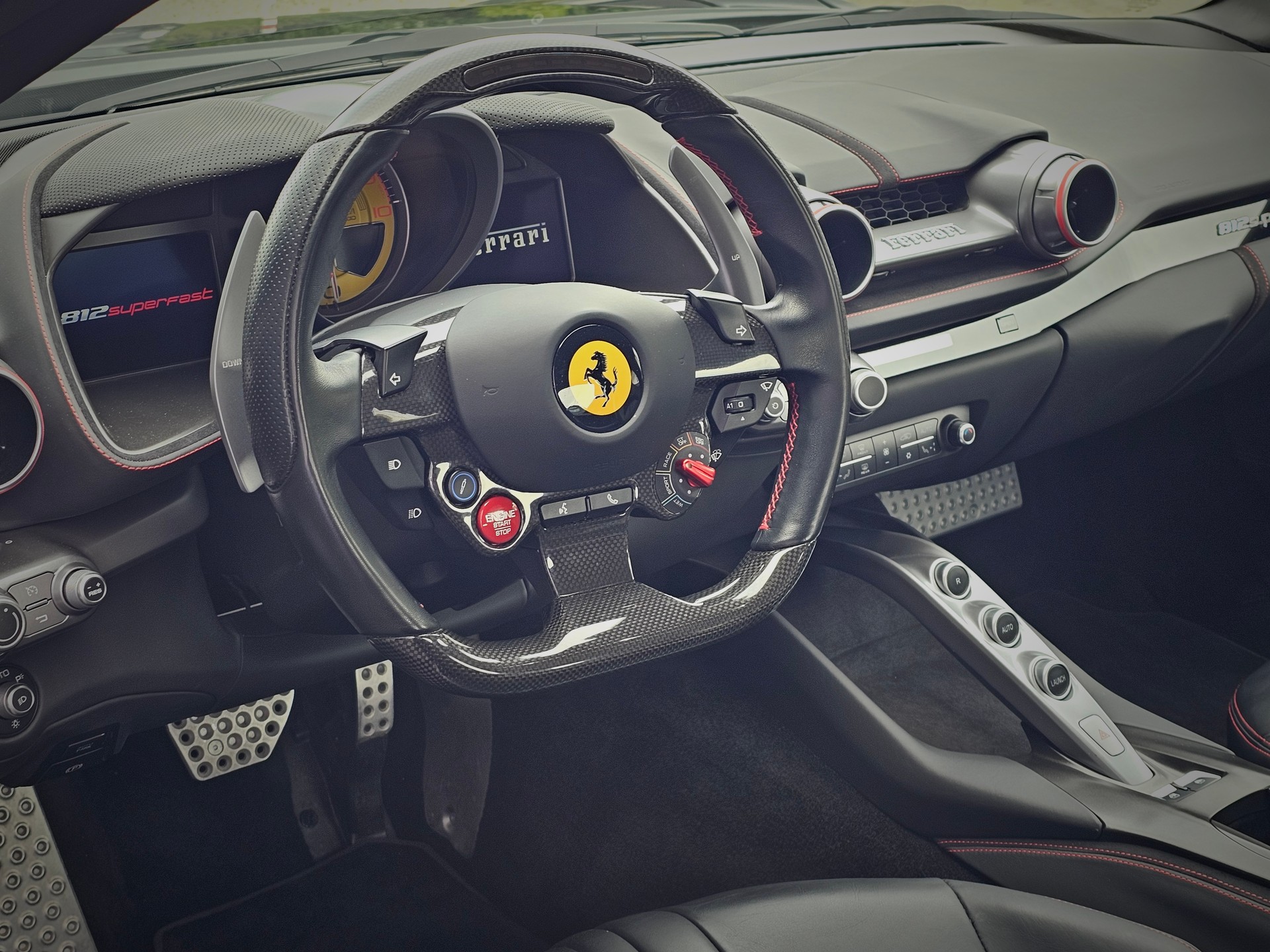 FERRARI 812 Superfast-image-10