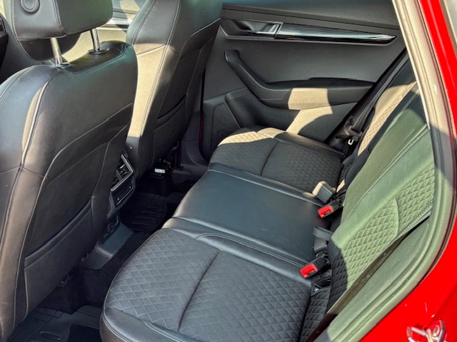 SKODA Karoq 2.0 TDI CR Style 4x4 DSG-image-6