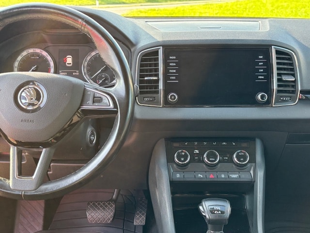 SKODA Karoq 2.0 TDI CR Style 4x4 DSG-image-7