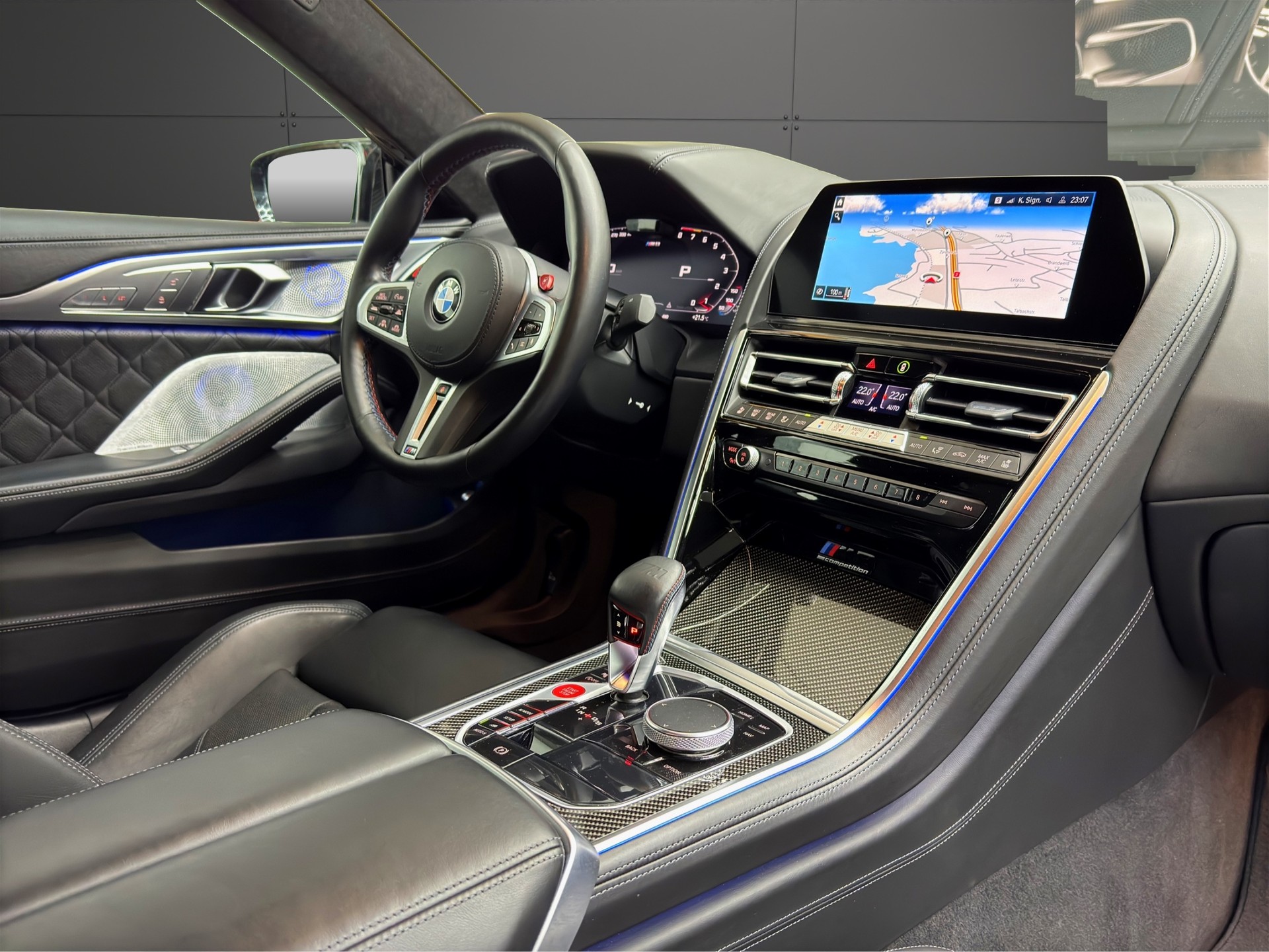 BMW M8 xDrive M Competition Steptronic-image-12