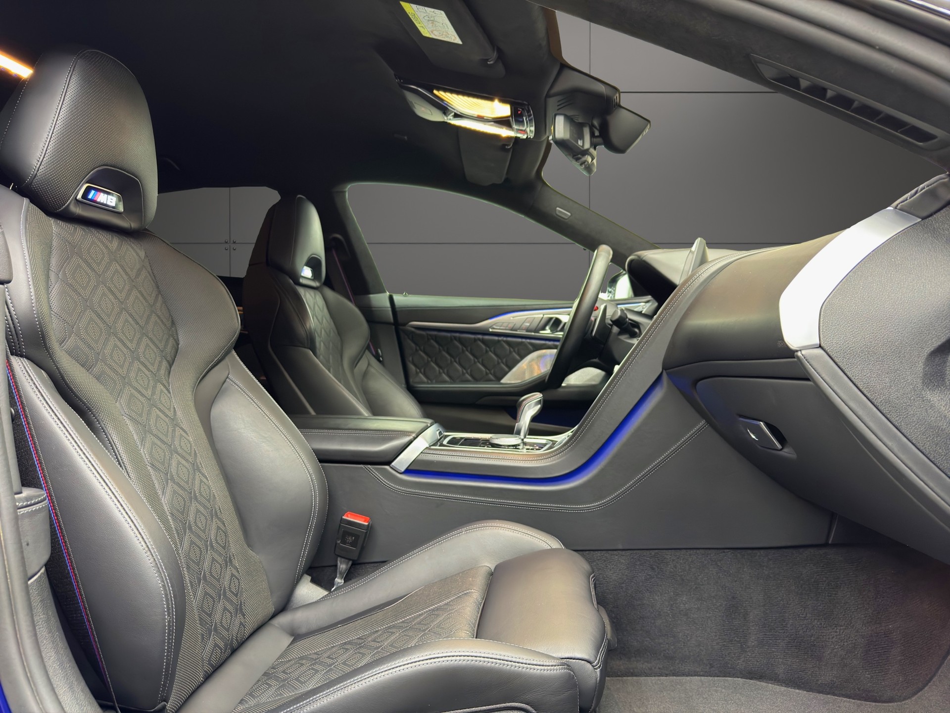 BMW M8 xDrive M Competition Steptronic-image-13