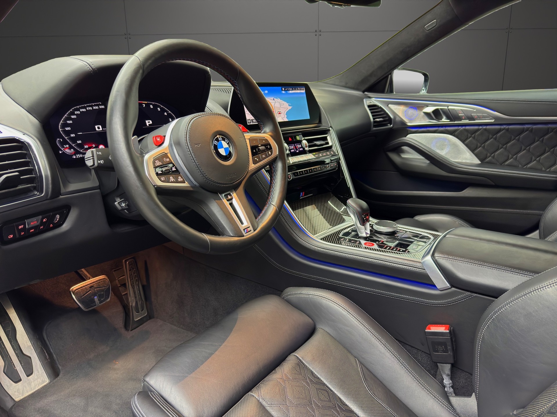 BMW M8 xDrive M Competition Steptronic-image-9