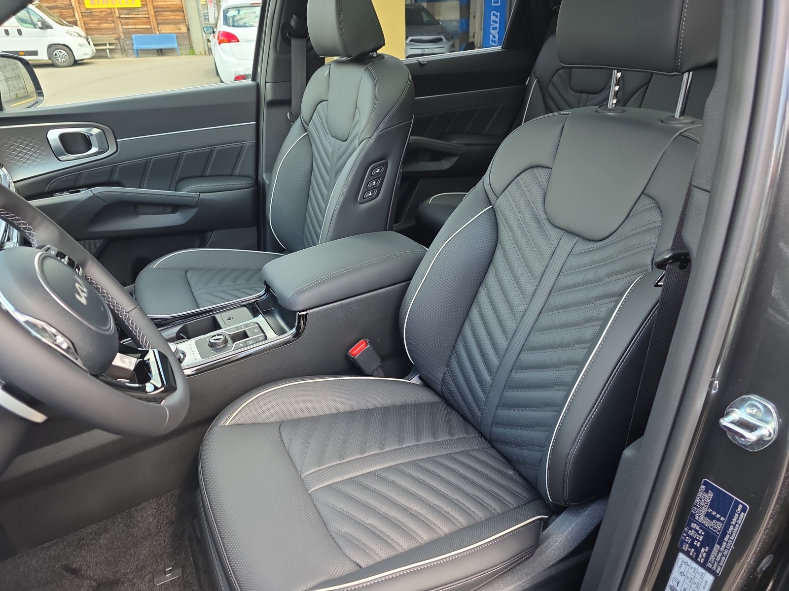 KIA Sorento 2.2 SmartD Style 7 Sitzplätze und mit Anhängerkupplung-image-8