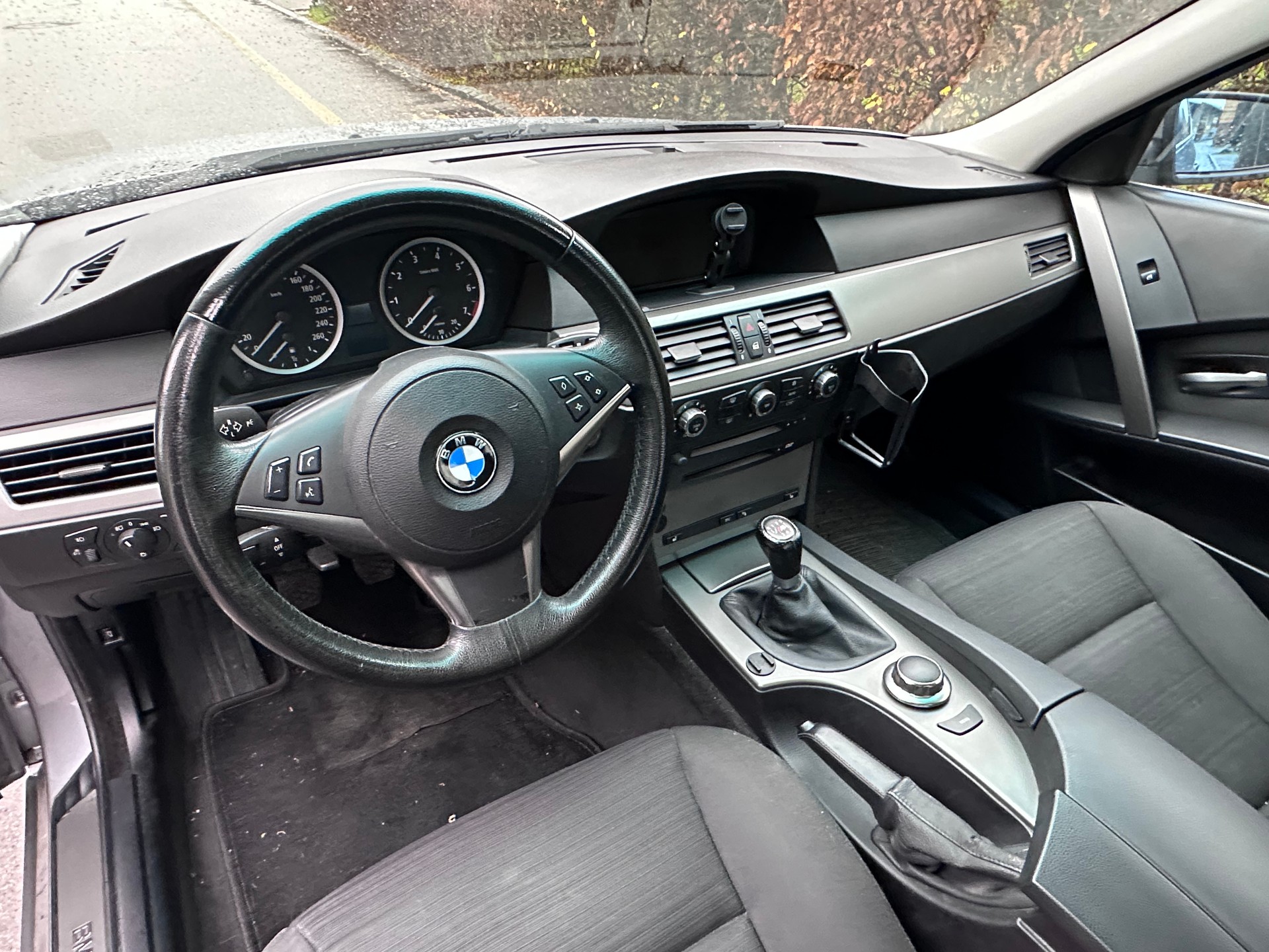 BMW 523-image-9