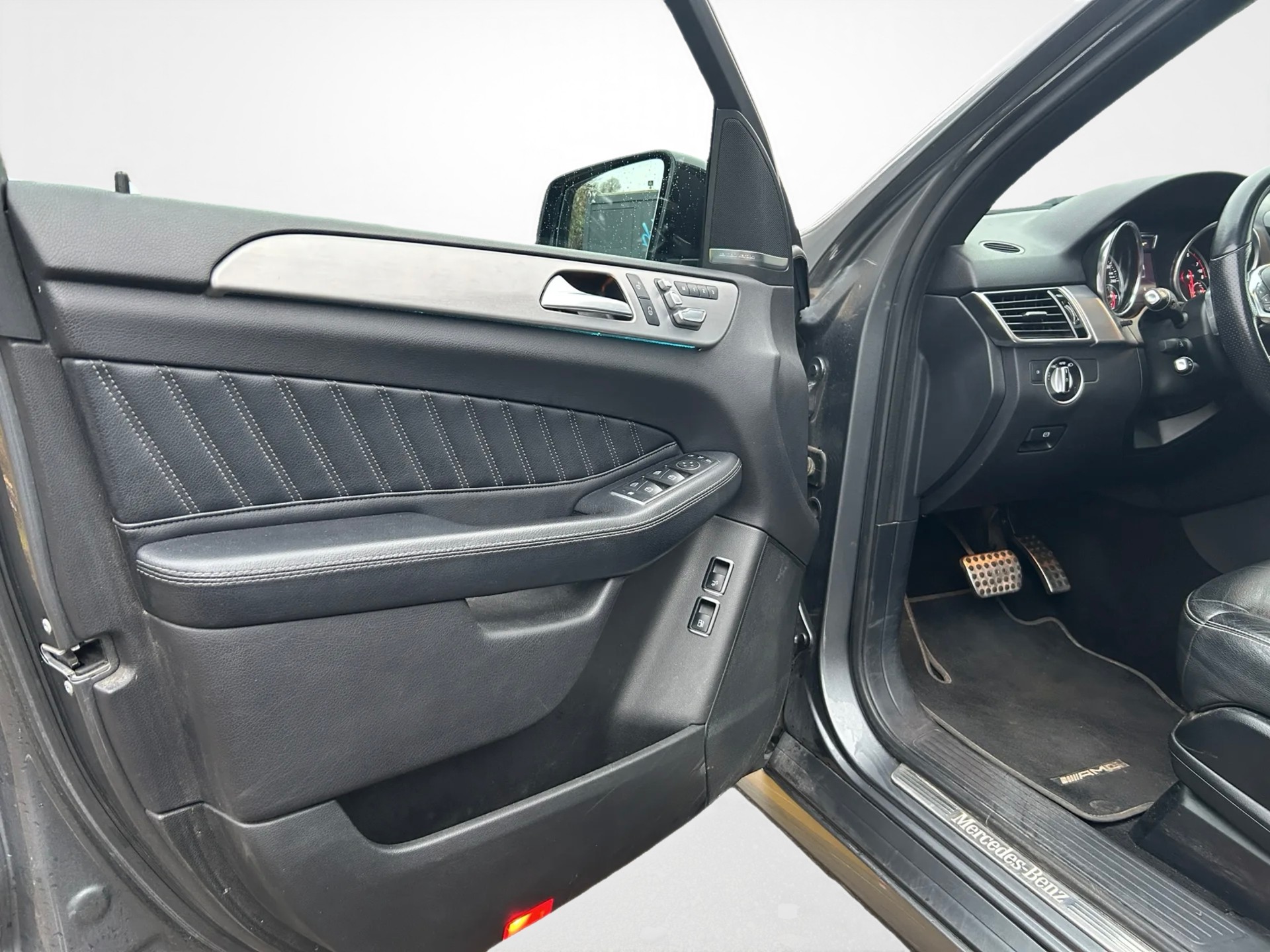MERCEDES-BENZ GLE 500 e 4Matic AMG 7G-Tronic AHK-image-12