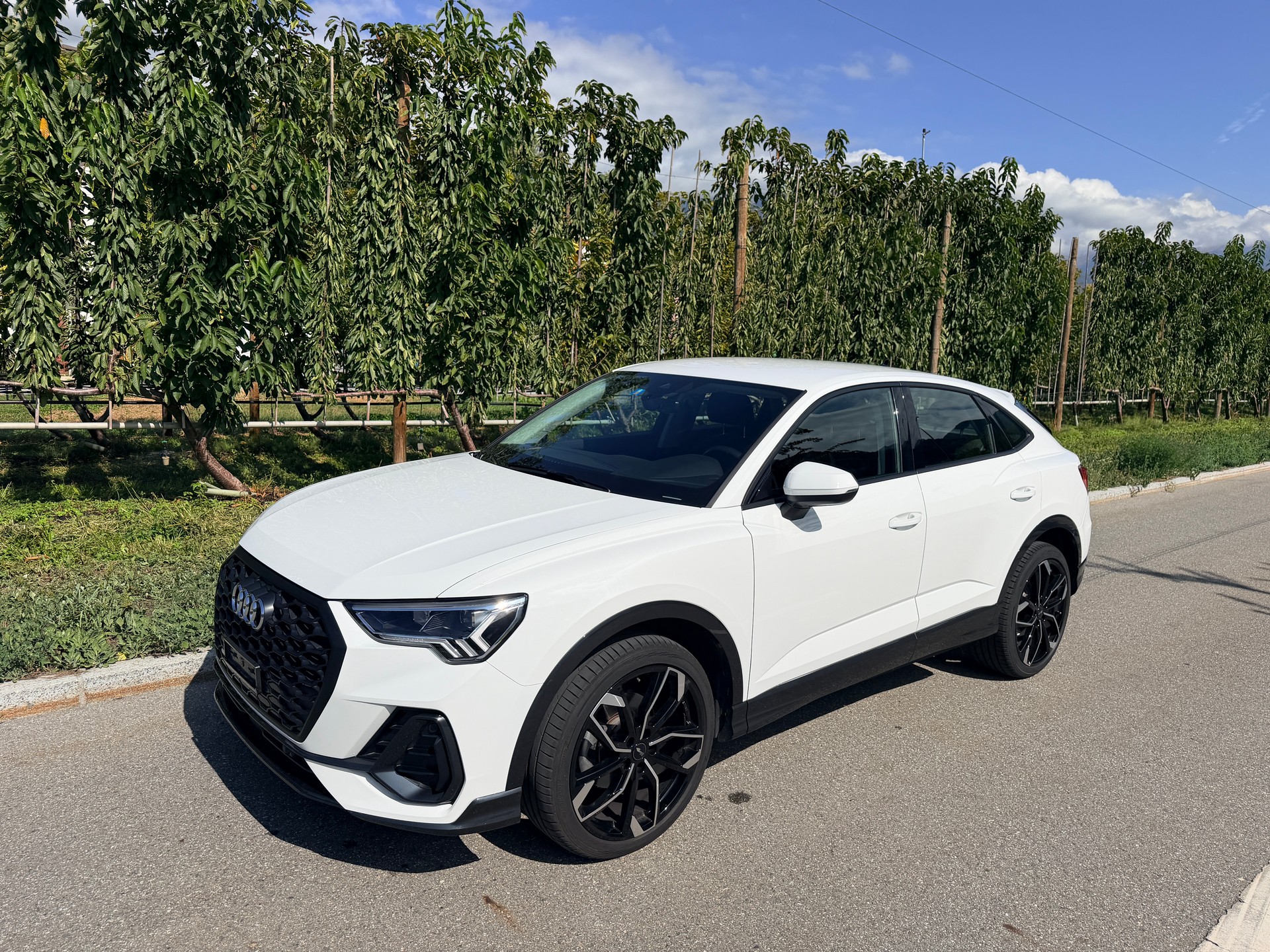 AUDI Q3 Sportback 35 TDI Attraction quattro S-tronic-showroom-element-2