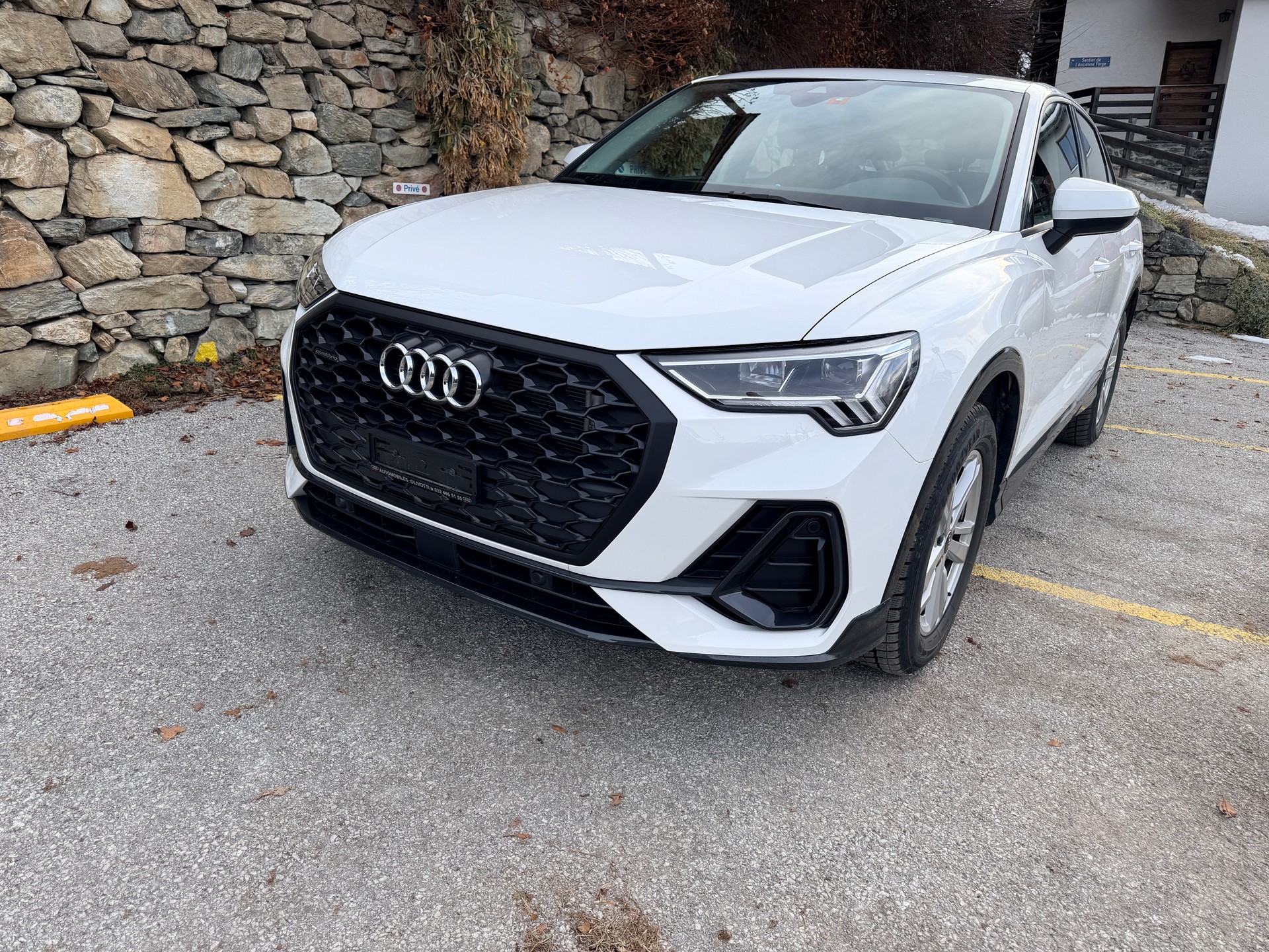 AUDI Q3 Sportback 35 TDI Attraction quattro S-tronic-image-5