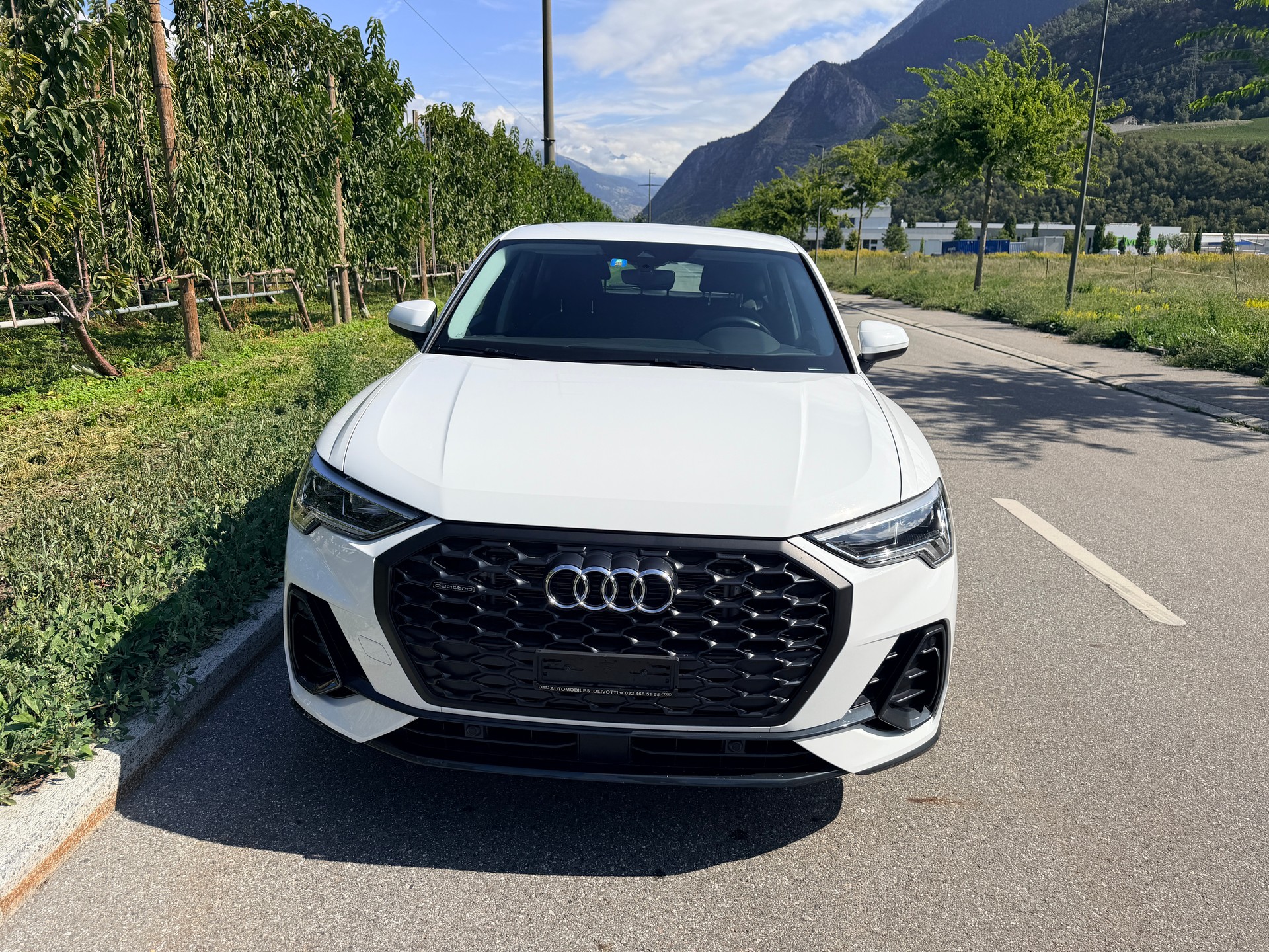AUDI Q3 Sportback 35 TDI Attraction quattro S-tronic-showroom-element-3