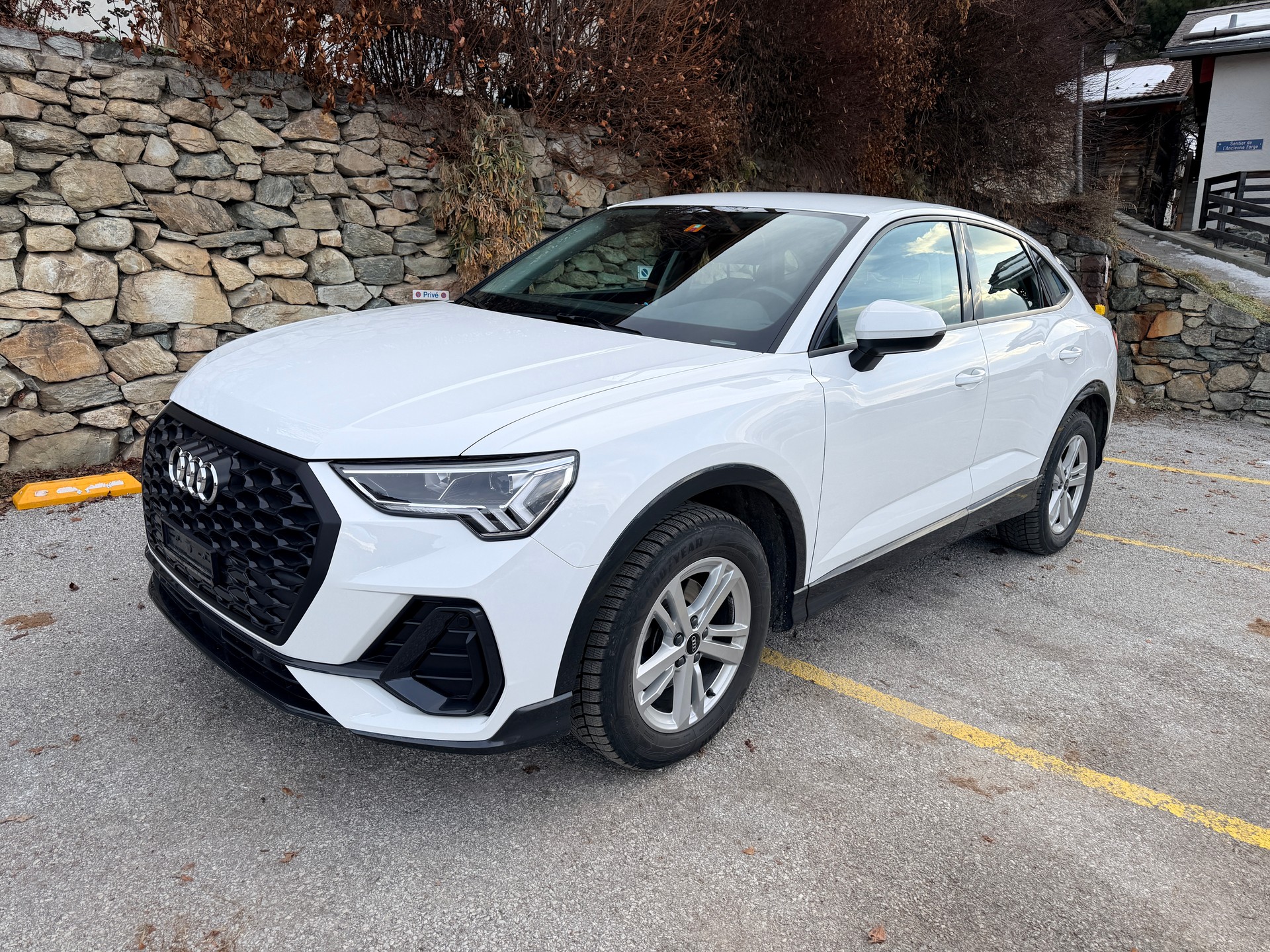 AUDI Q3 Sportback 35 TDI Attraction quattro S-tronic-image-4