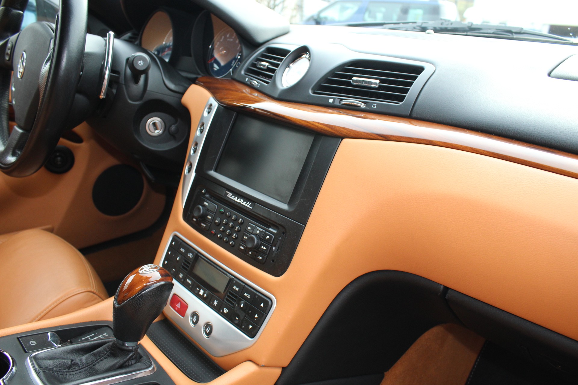 MASERATI GranTurismo Automatica-image-11