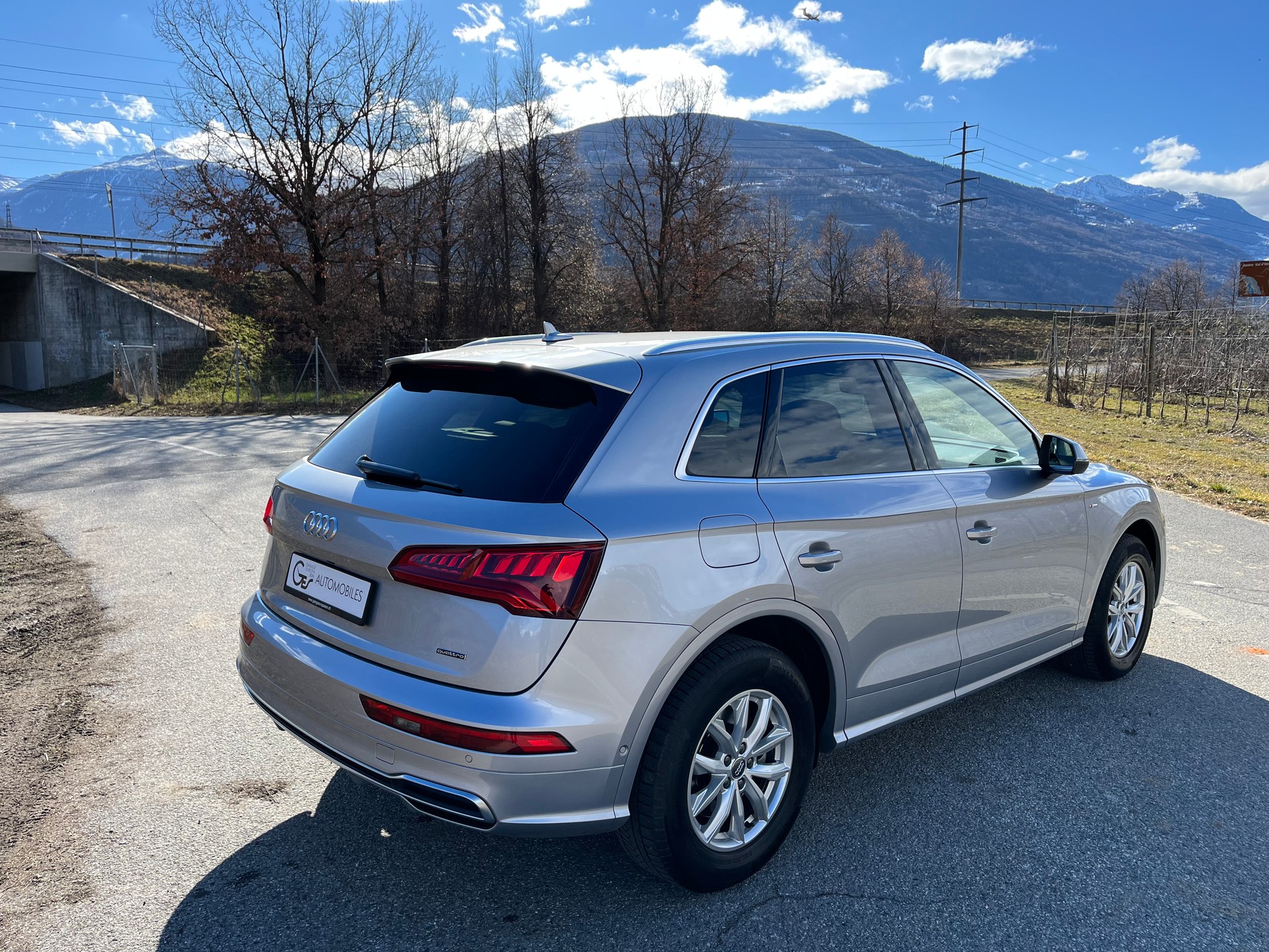 AUDI Q5 2.0 TFSI sport quattro S-tronic-image-4