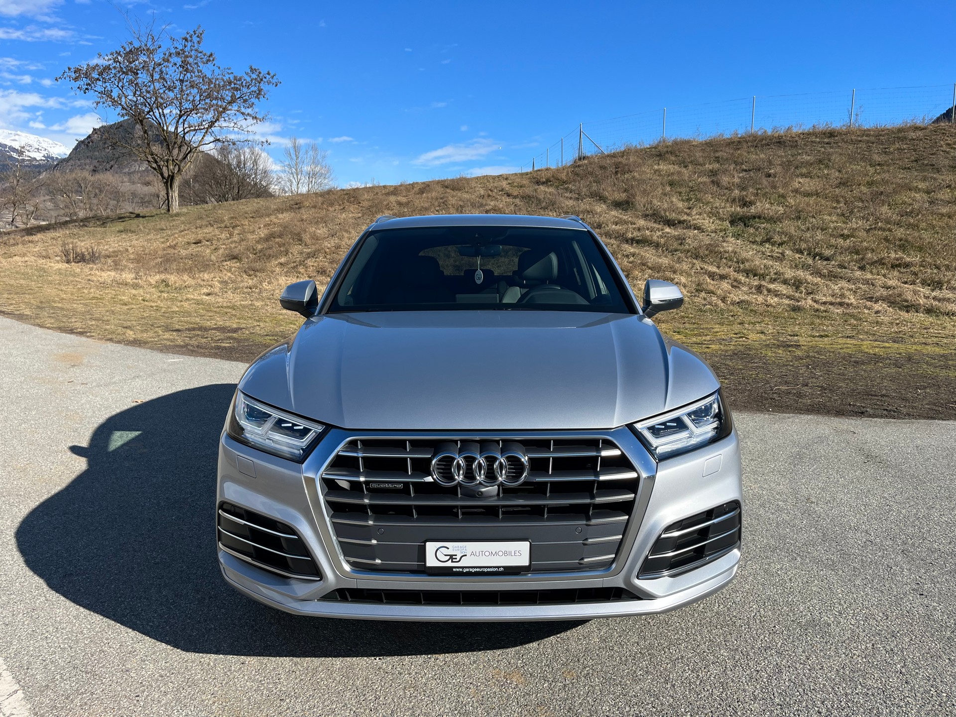 AUDI Q5 2.0 TFSI sport quattro S-tronic-showroom-element-3