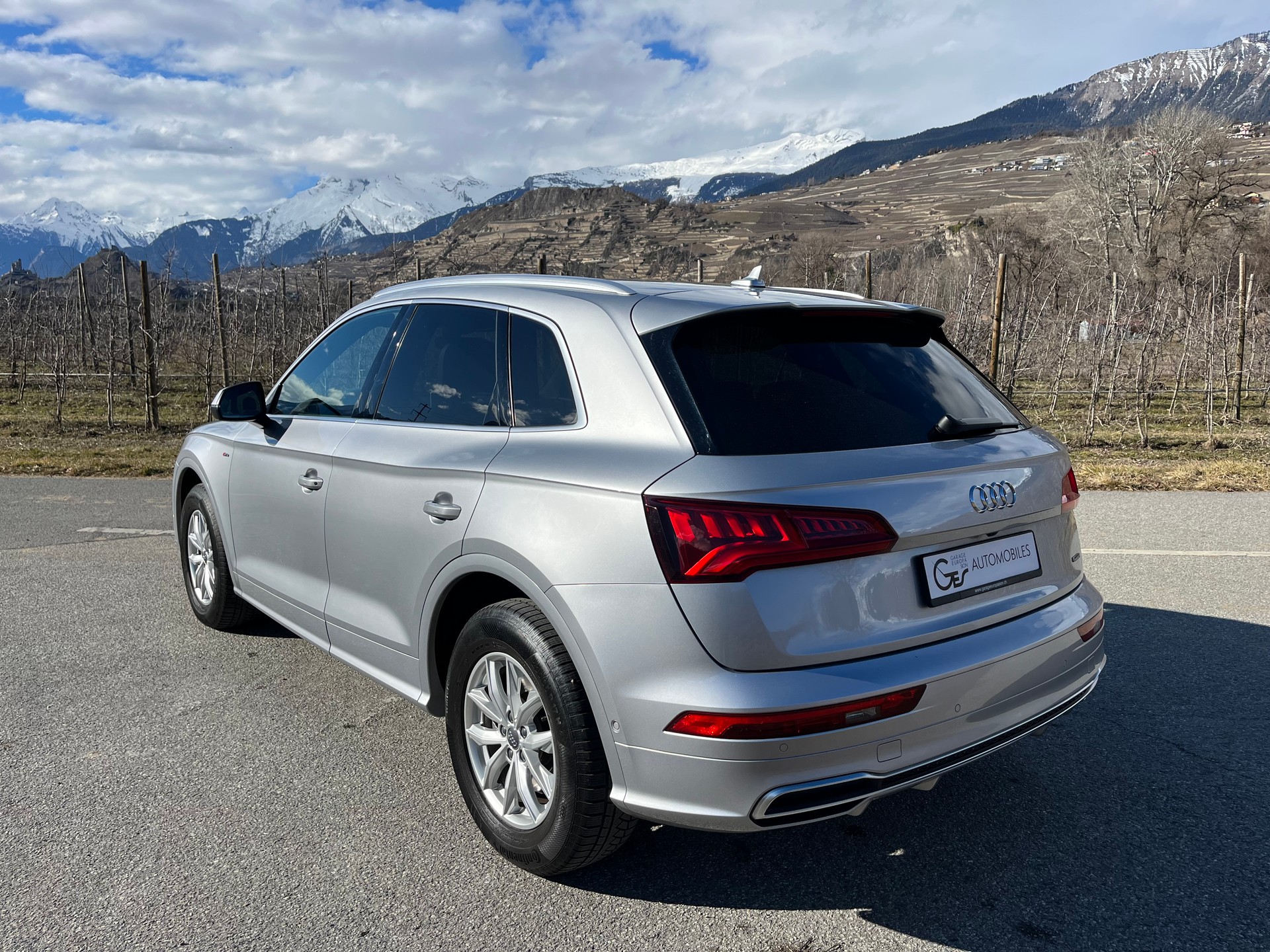 AUDI Q5 2.0 TFSI sport quattro S-tronic-image-7