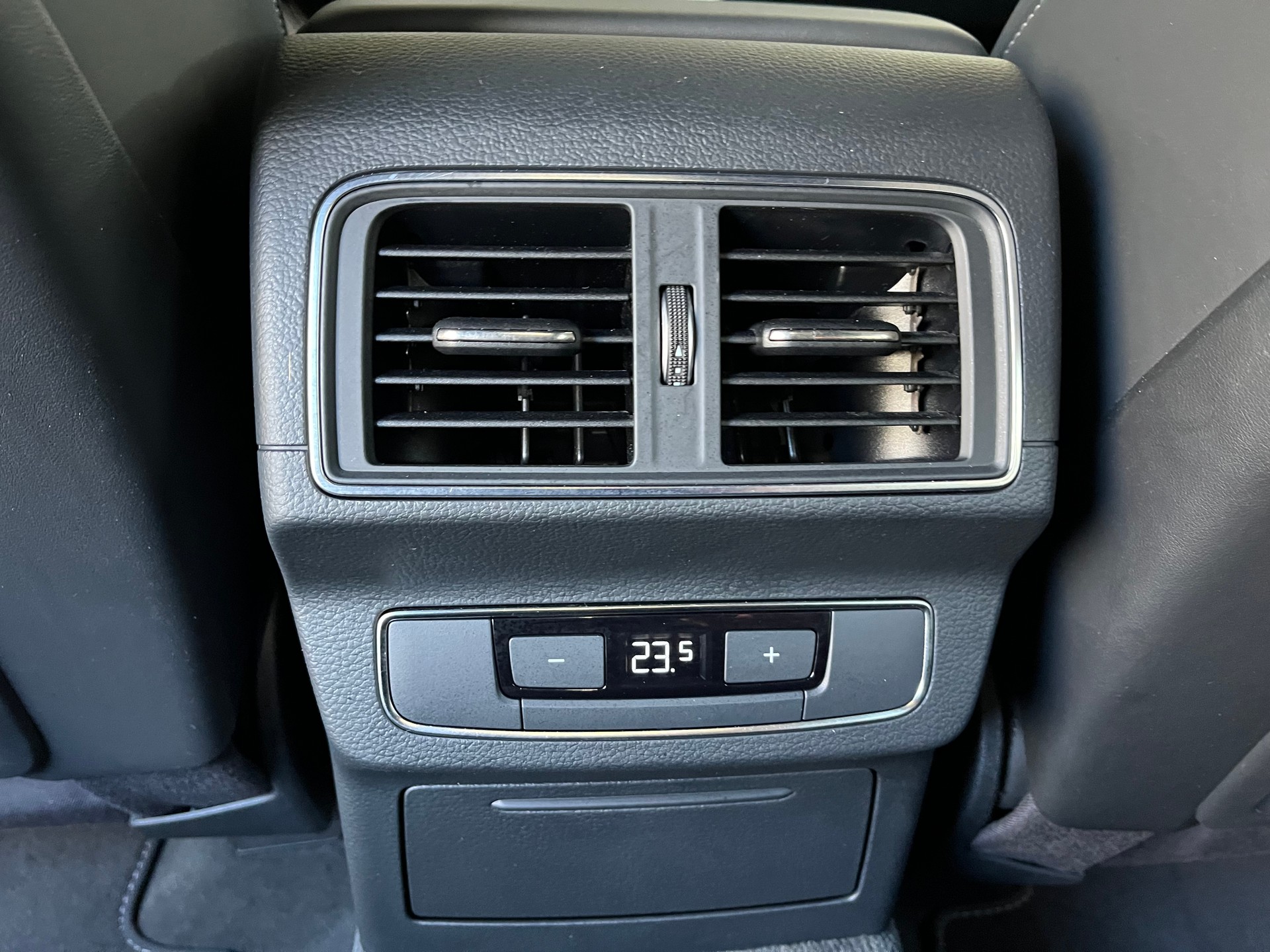 AUDI Q5 2.0 TFSI sport quattro S-tronic-image-24