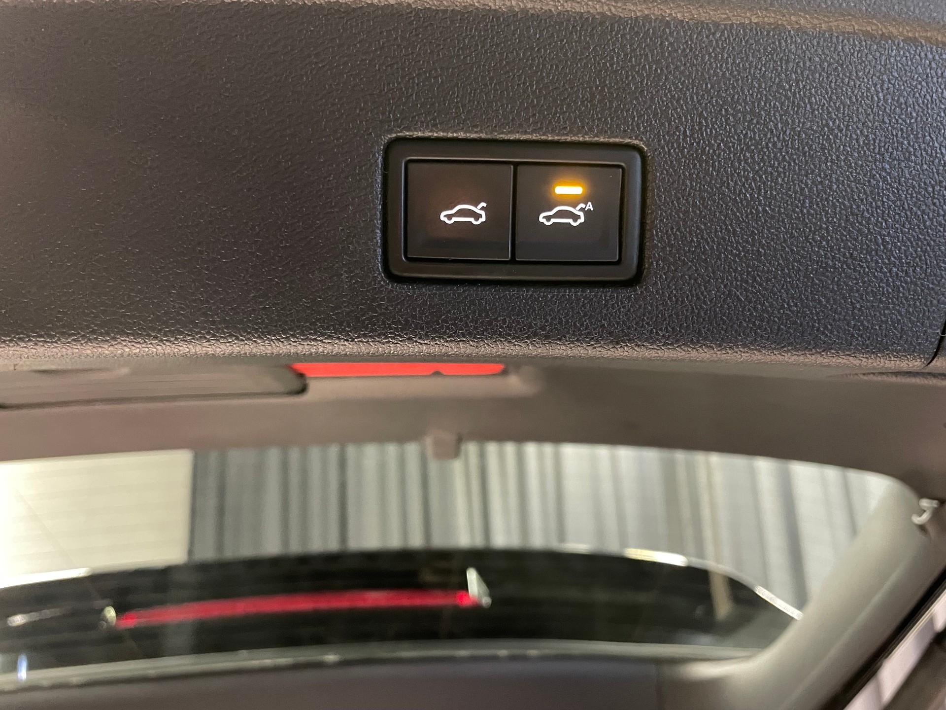 VW Touareg 3.0 TSI eHybrid R Tiptronic (57)-image-23