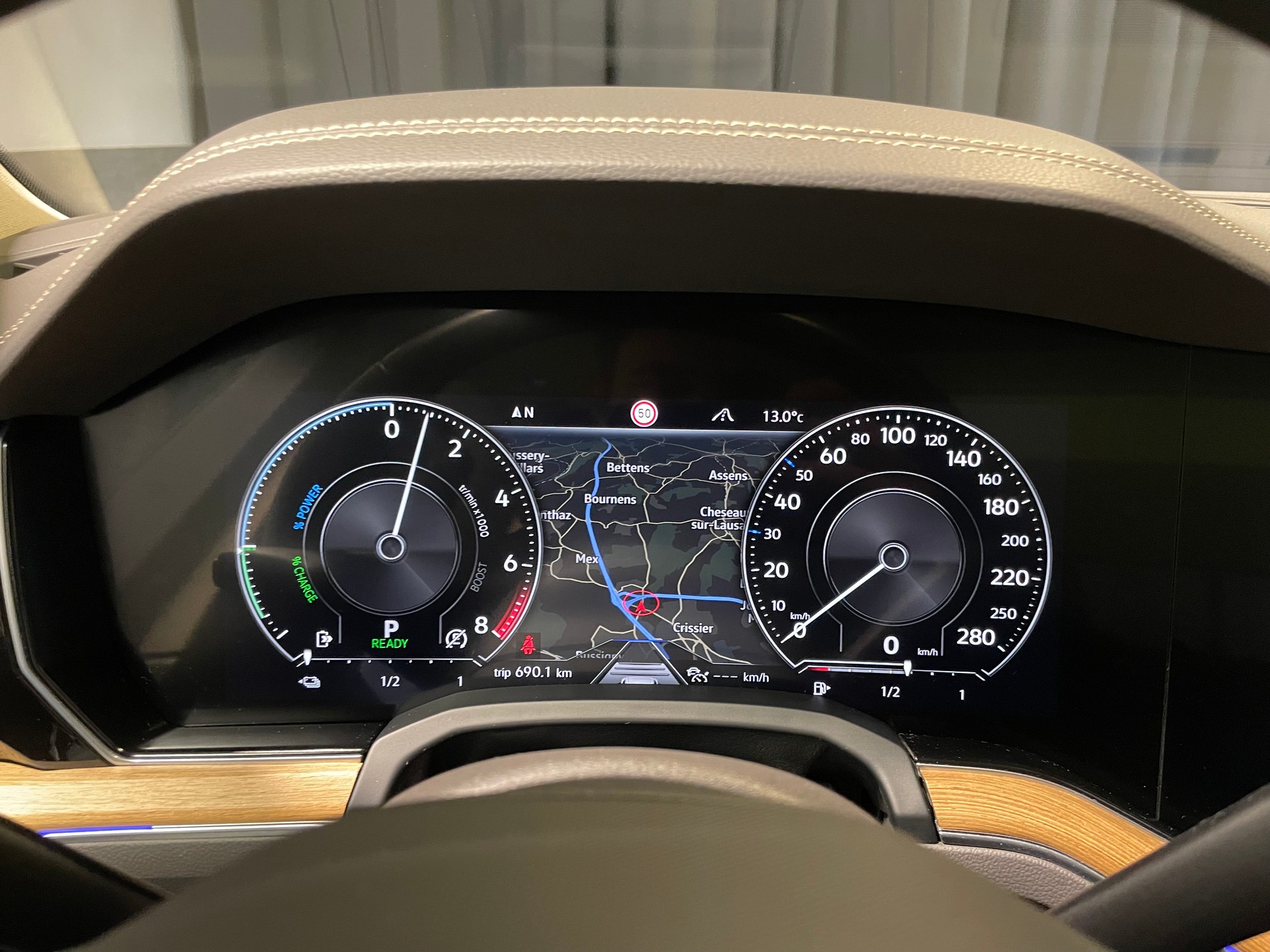 VW Touareg 3.0 TSI eHybrid R Tiptronic (57)-image-14