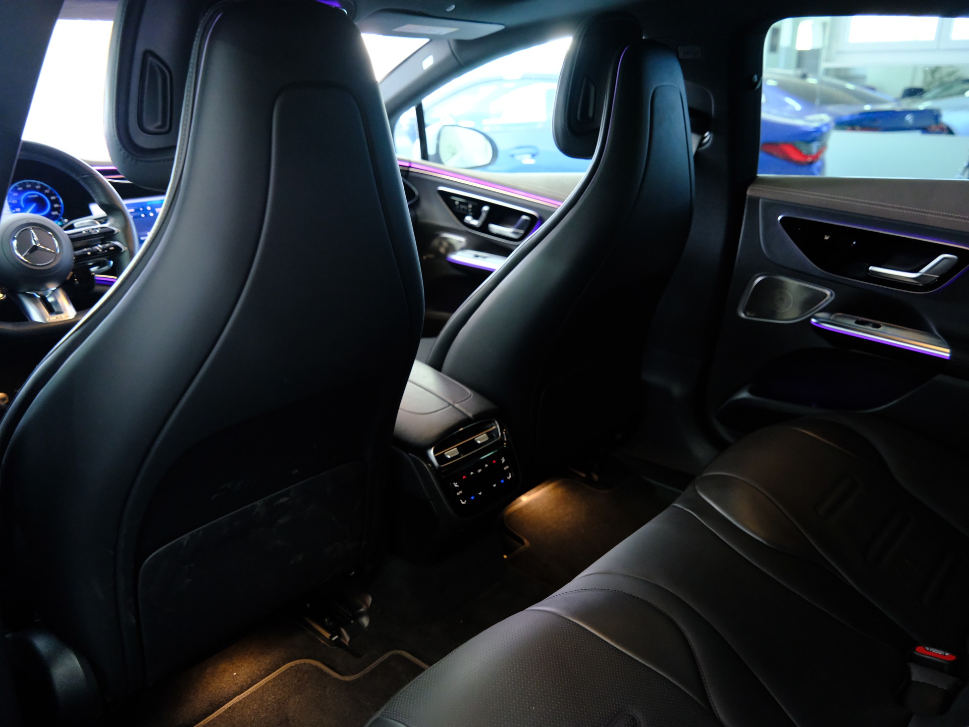 MERCEDES-BENZ EQE 43 AMG 4 Matic-image-18
