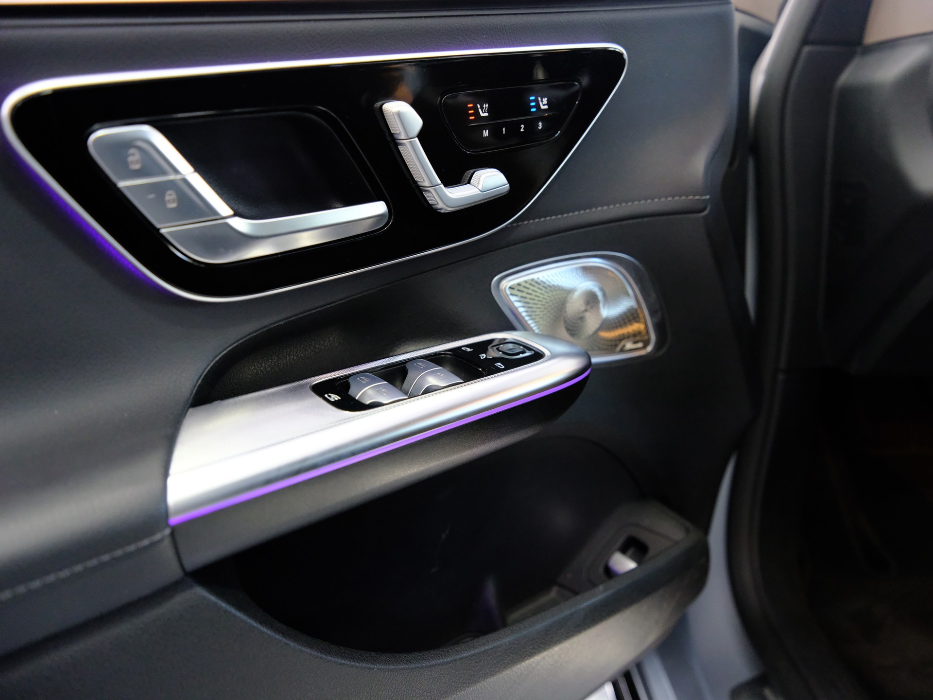 MERCEDES-BENZ EQE 43 AMG 4 Matic-image-12