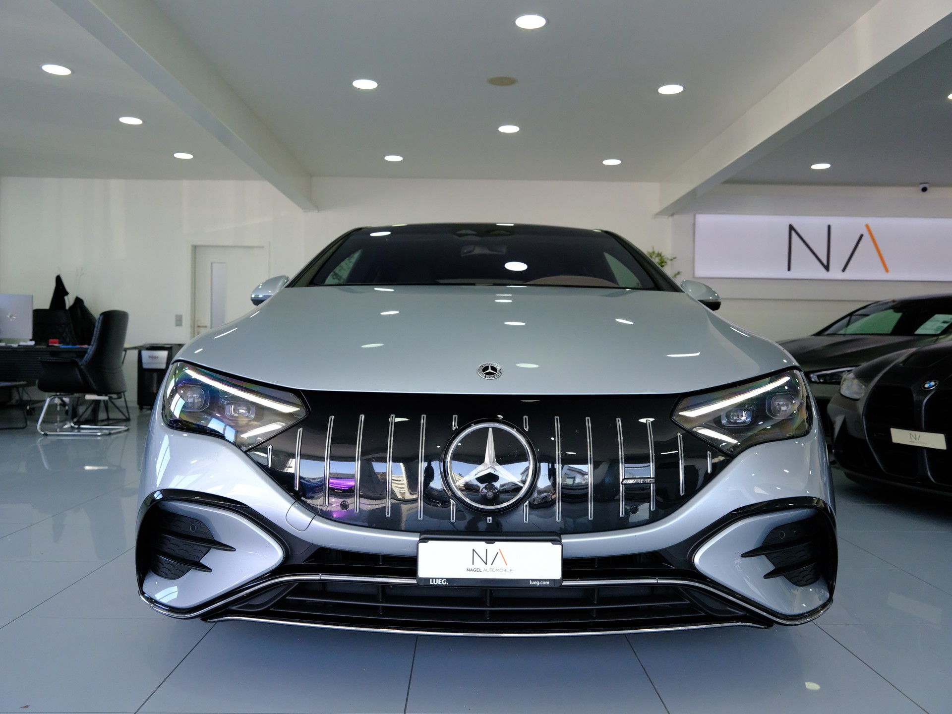 MERCEDES-BENZ EQE 43 AMG 4 Matic-showroom-element-2