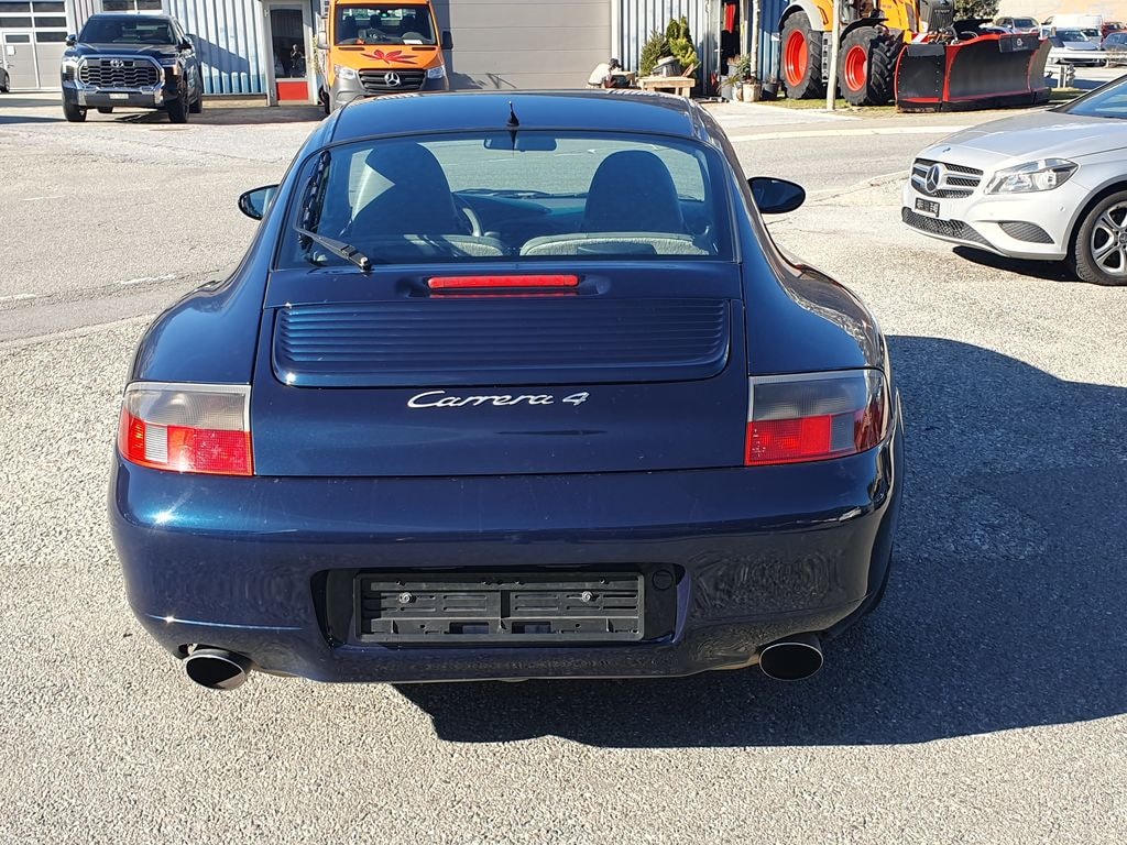 PORSCHE 911 Carrera 4-image-7