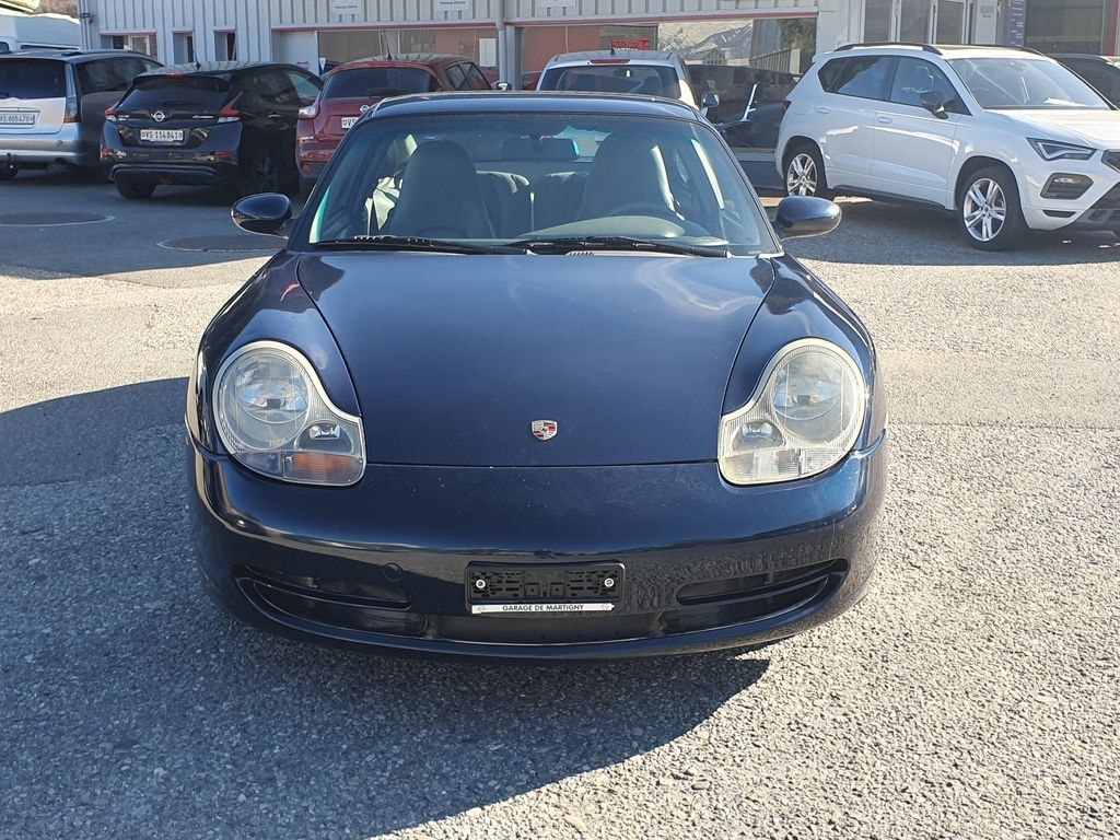 PORSCHE 911 Carrera 4-image-3
