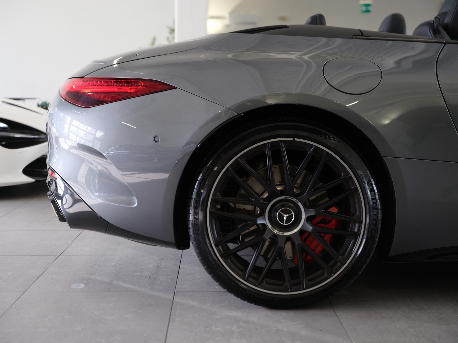 MERCEDES-BENZ AMG SL 55 4M Speedshift MCT *AMG Night Paket* *Head-Up Display* *Fahrassistenz-Paket*-image-12