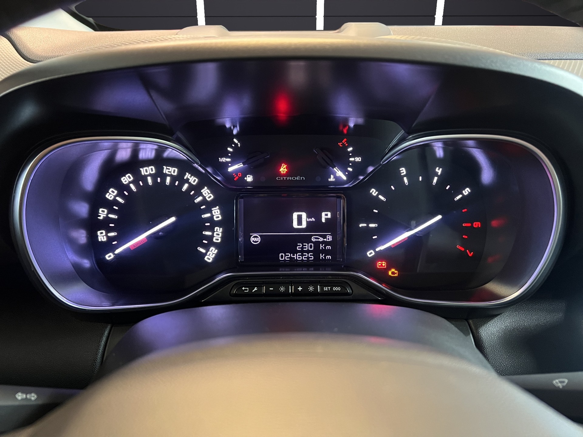 CITROEN C3 Aircross 1.2i PureTech Swiss Edition EAT6-image-9
