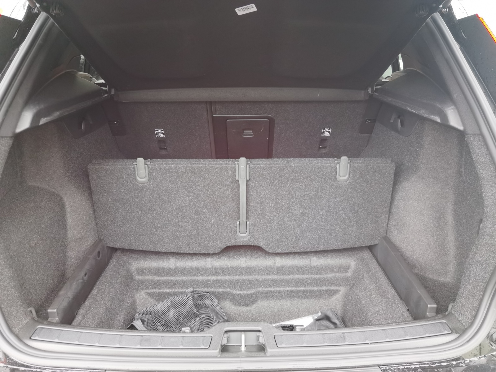 VOLVO XC40 E80 Twin Plus AWD-image-8