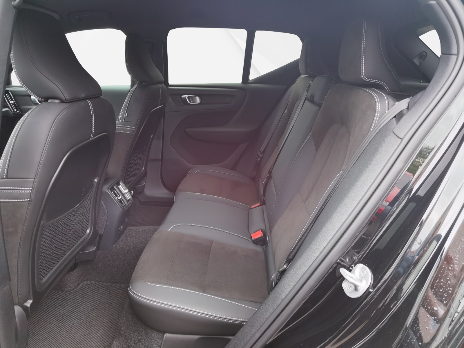 VOLVO XC40 E80 Twin Plus AWD-showroom-element-3
