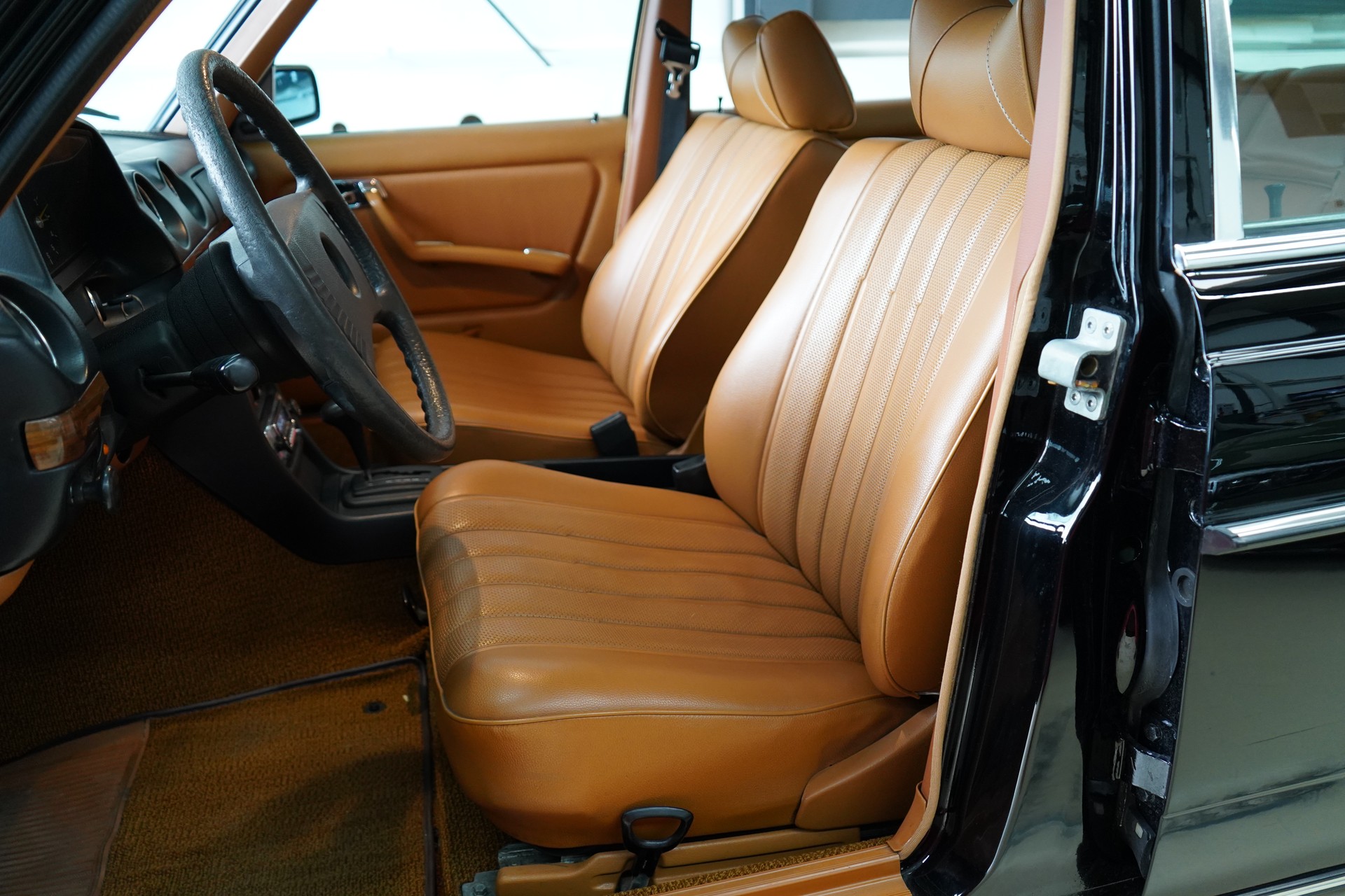 MERCEDES-BENZ 280 Automatic-image-23
