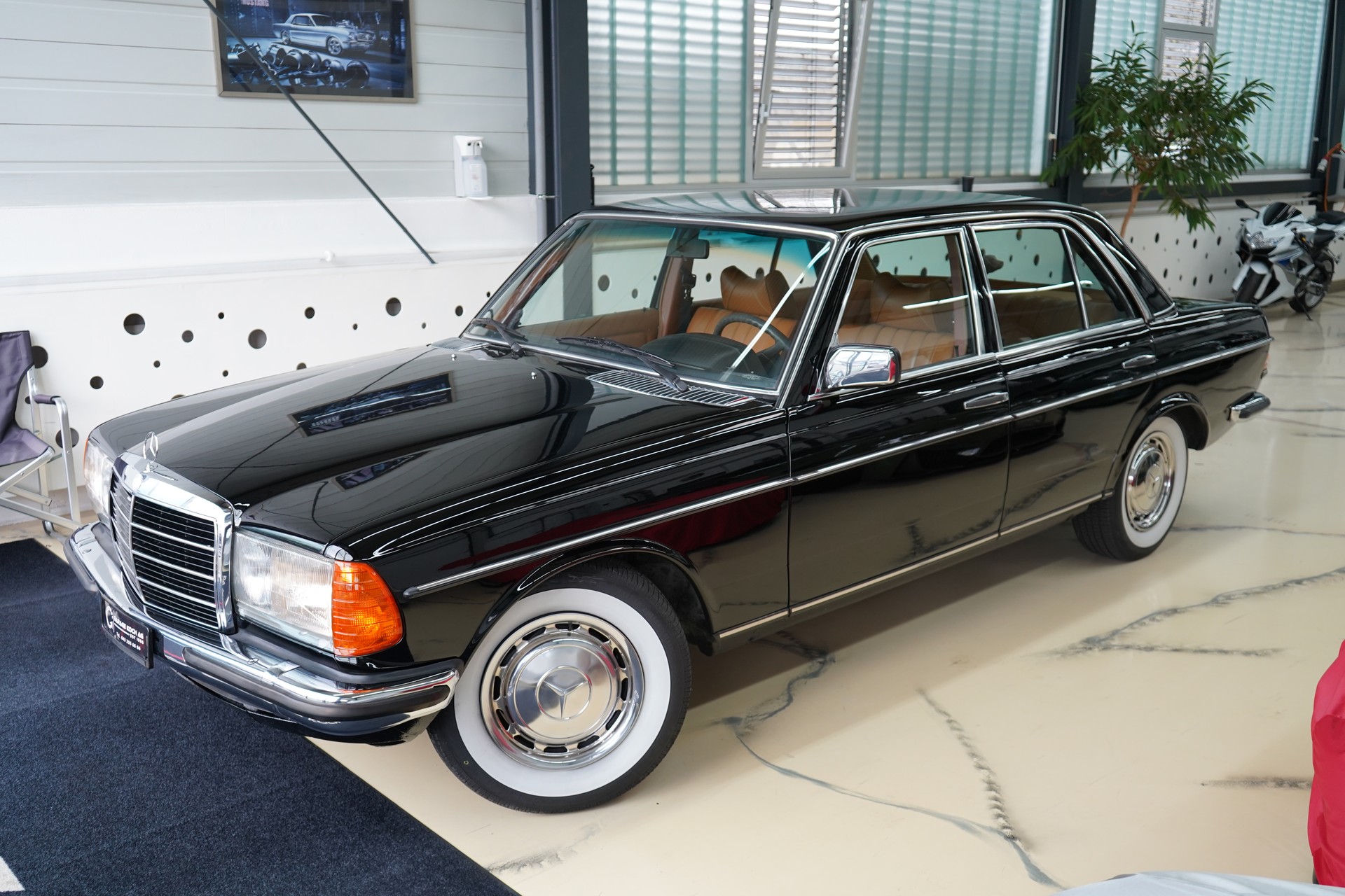 MERCEDES-BENZ 280 Automatic-showroom-element-2