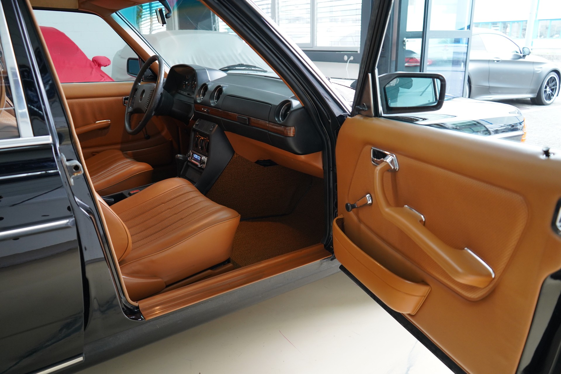 MERCEDES-BENZ 280 Automatic-image-24
