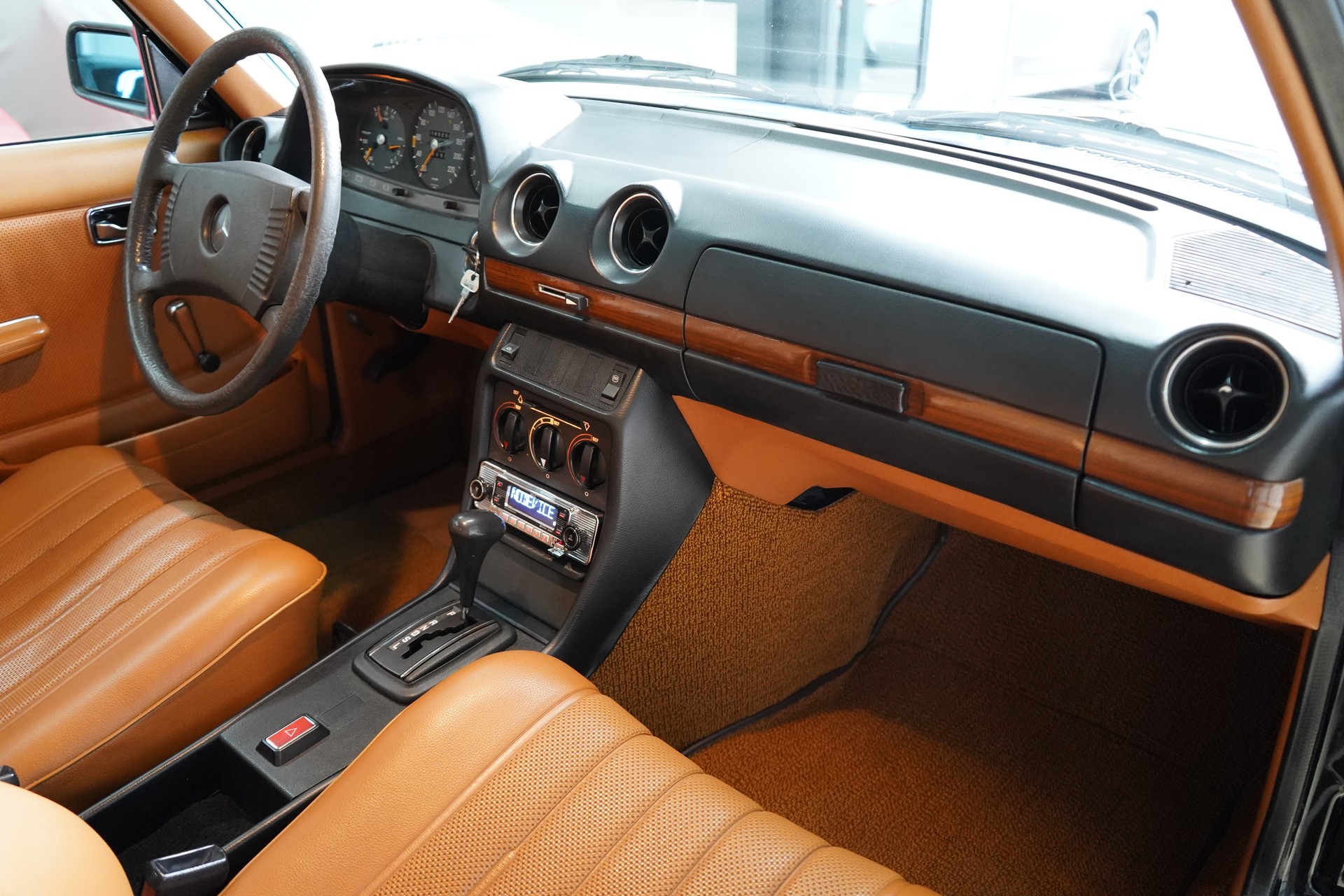 MERCEDES-BENZ 280 Automatic-image-25