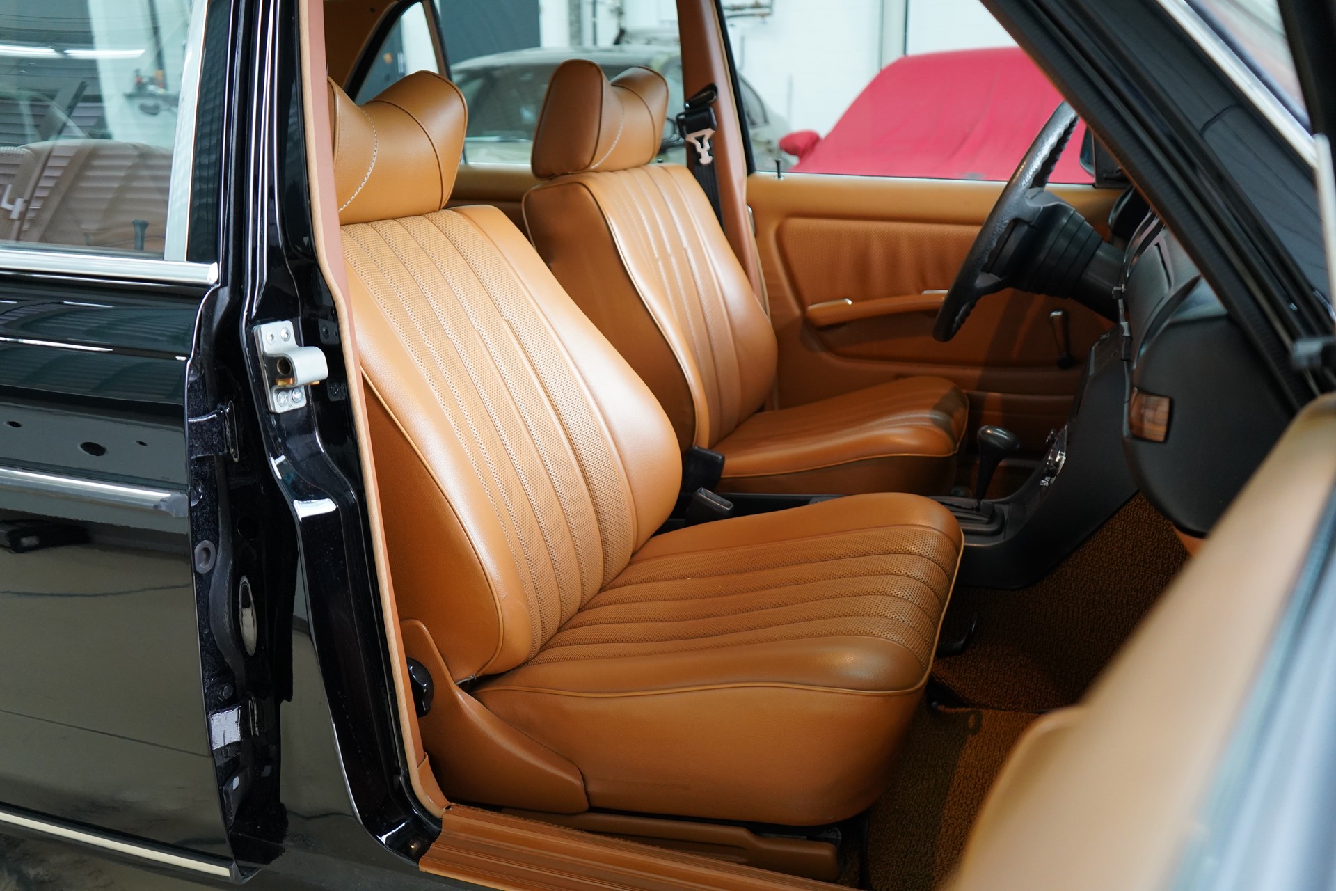 MERCEDES-BENZ 280 Automatic-image-31