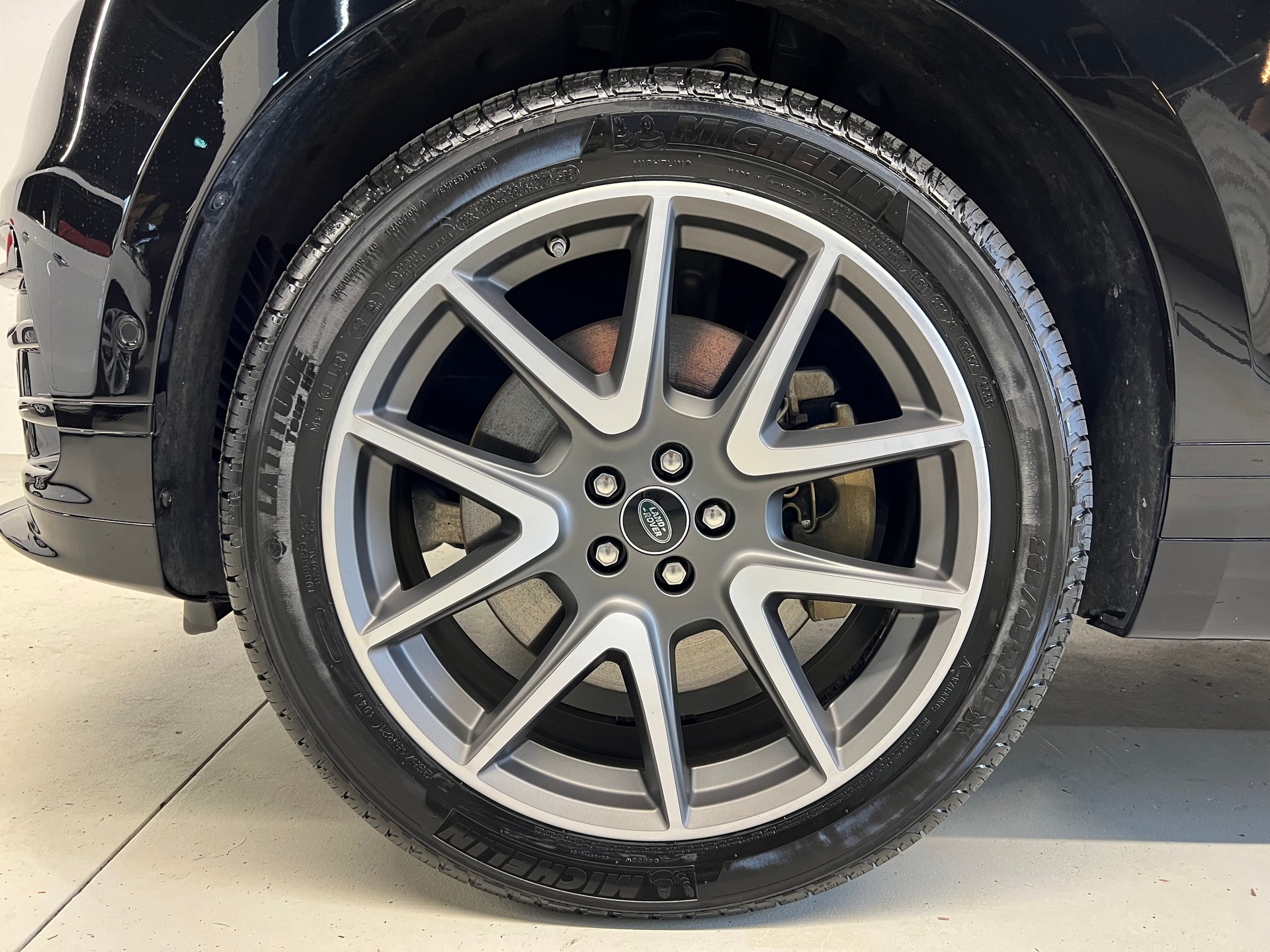 LAND ROVER Range Rover Velar 2.0 P400e R-Dynamic HSE-image-10