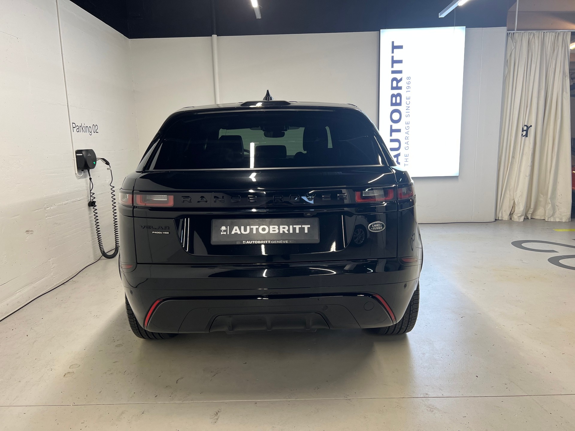 LAND ROVER Range Rover Velar 2.0 P400e R-Dynamic HSE-image-8
