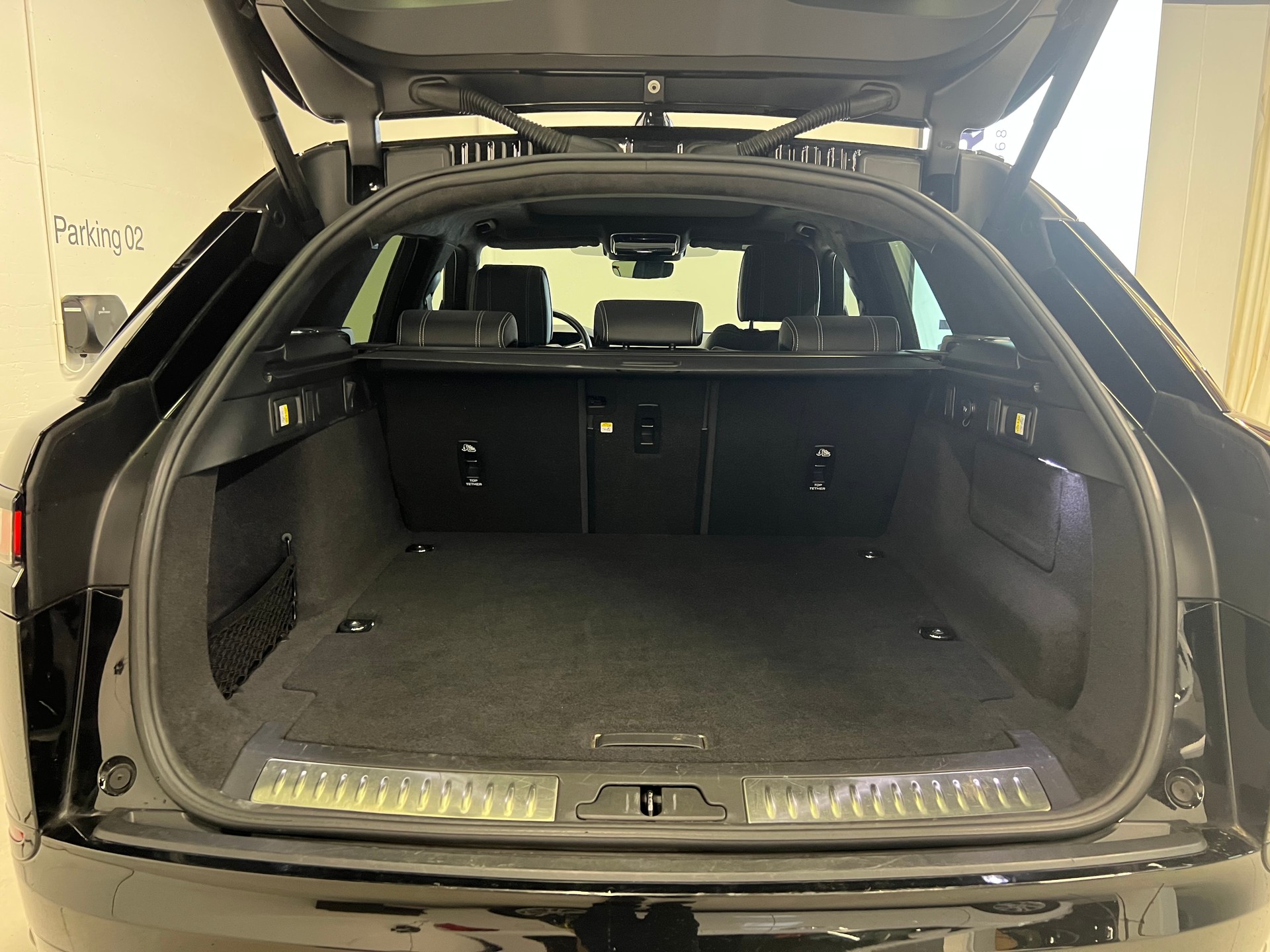 LAND ROVER Range Rover Velar 2.0 P400e R-Dynamic HSE-image-11