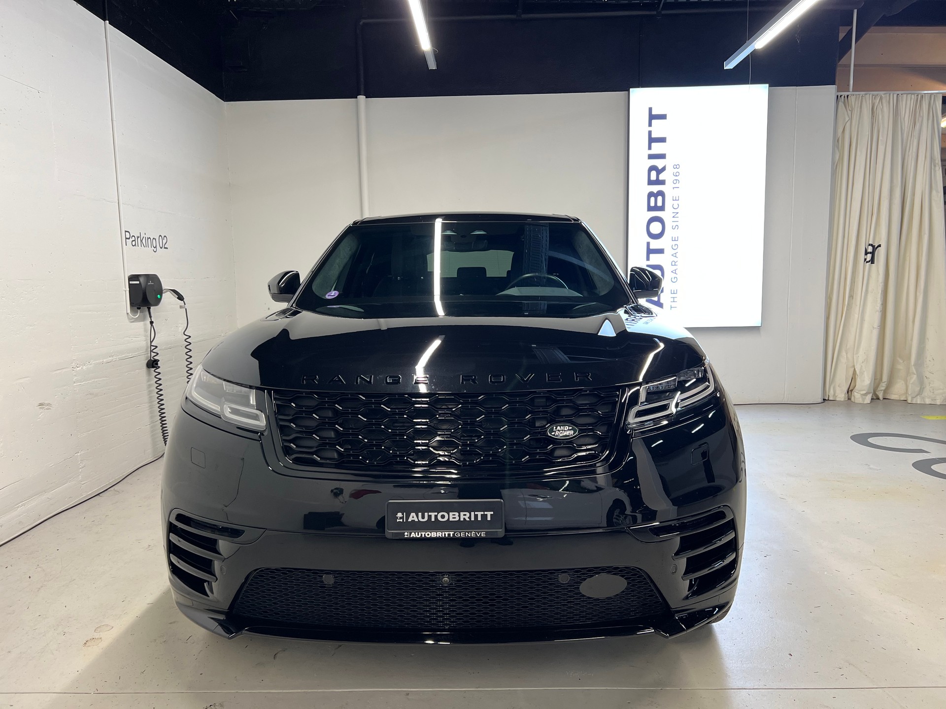 LAND ROVER Range Rover Velar 2.0 P400e R-Dynamic HSE-image-9