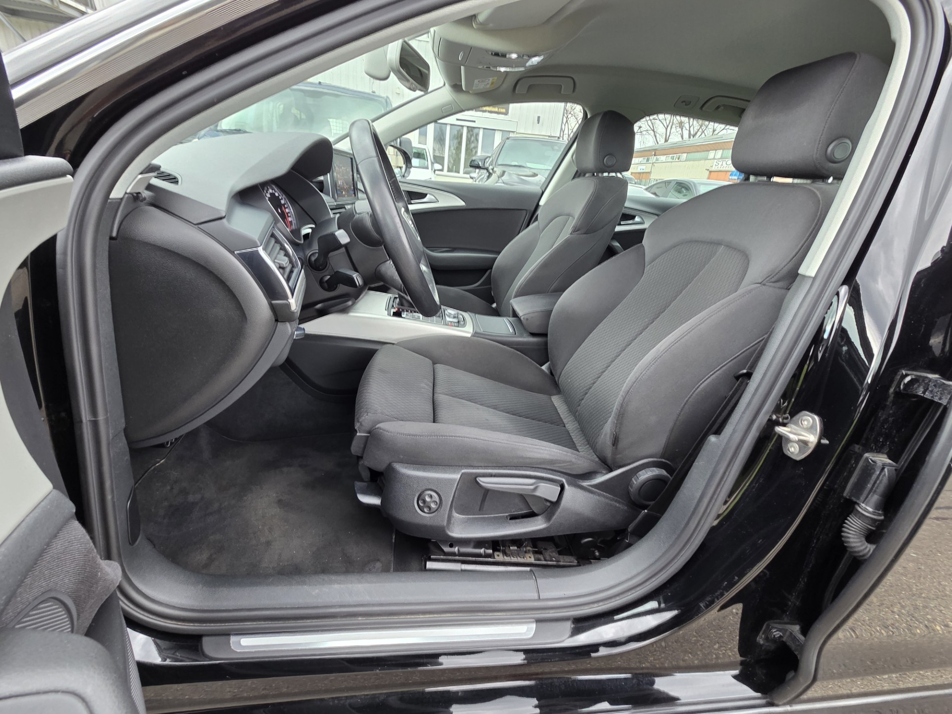 AUDI A6 Avant 3.0 TDI V6 S-tronic-image-13
