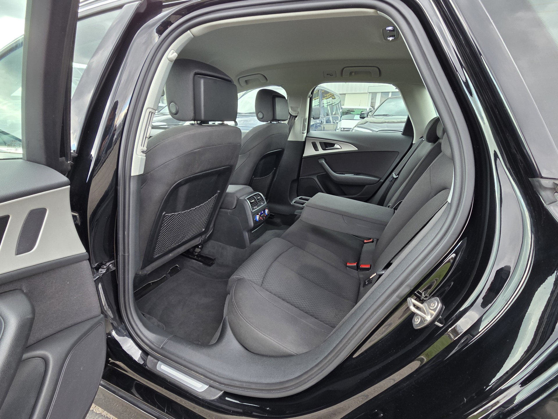 AUDI A6 Avant 3.0 TDI V6 S-tronic-image-12