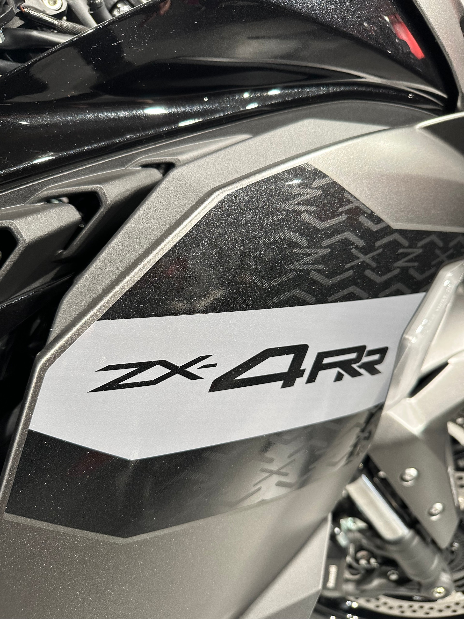 KAWASAKI Ninja ZX-4RR-image-8