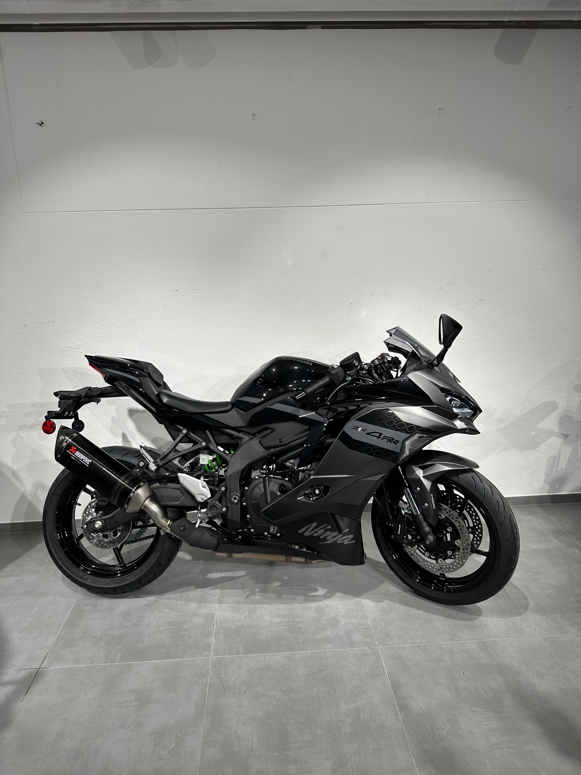 KAWASAKI Ninja ZX-4RR-image-0