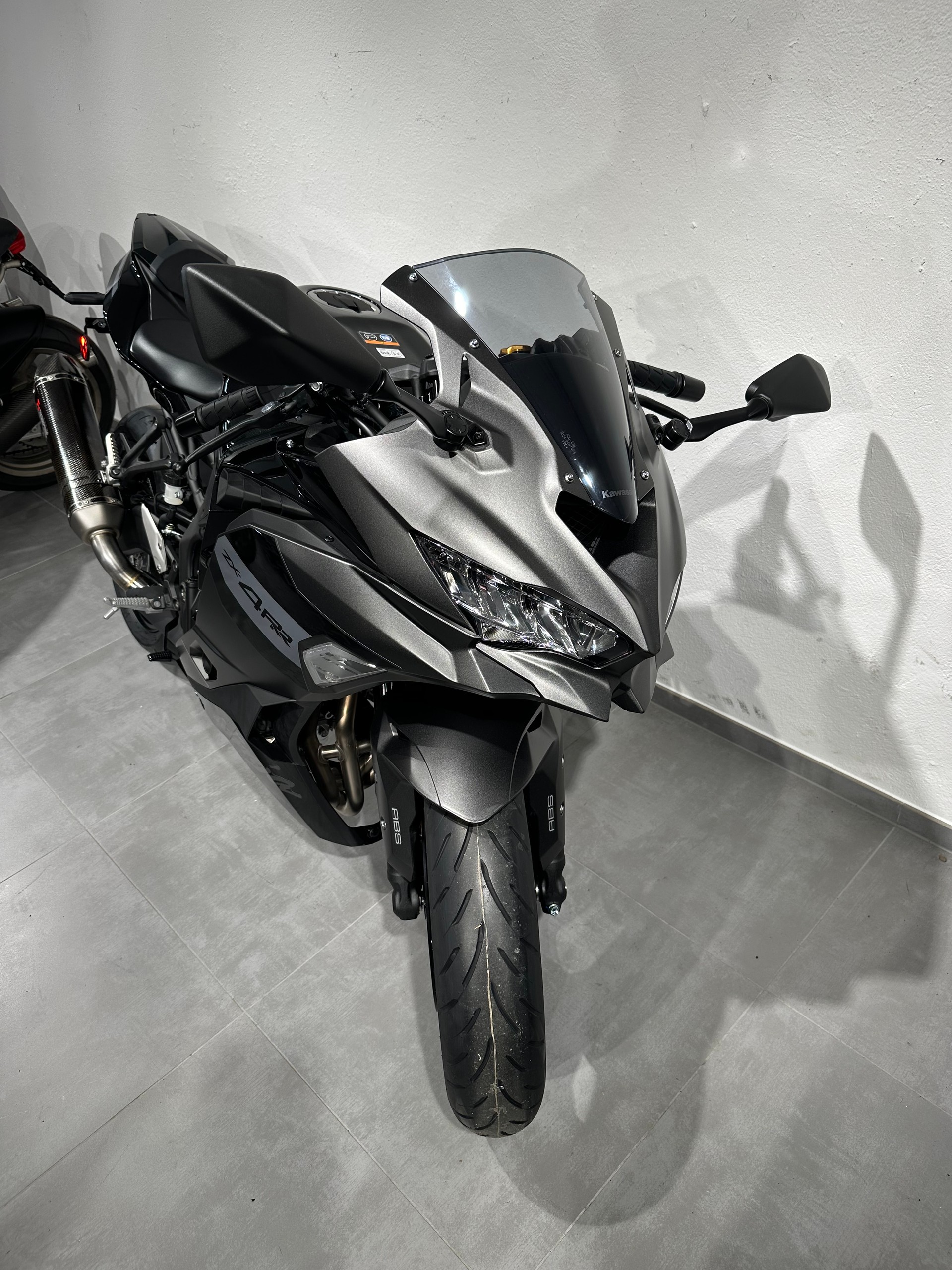 KAWASAKI Ninja ZX-4RR-image-1