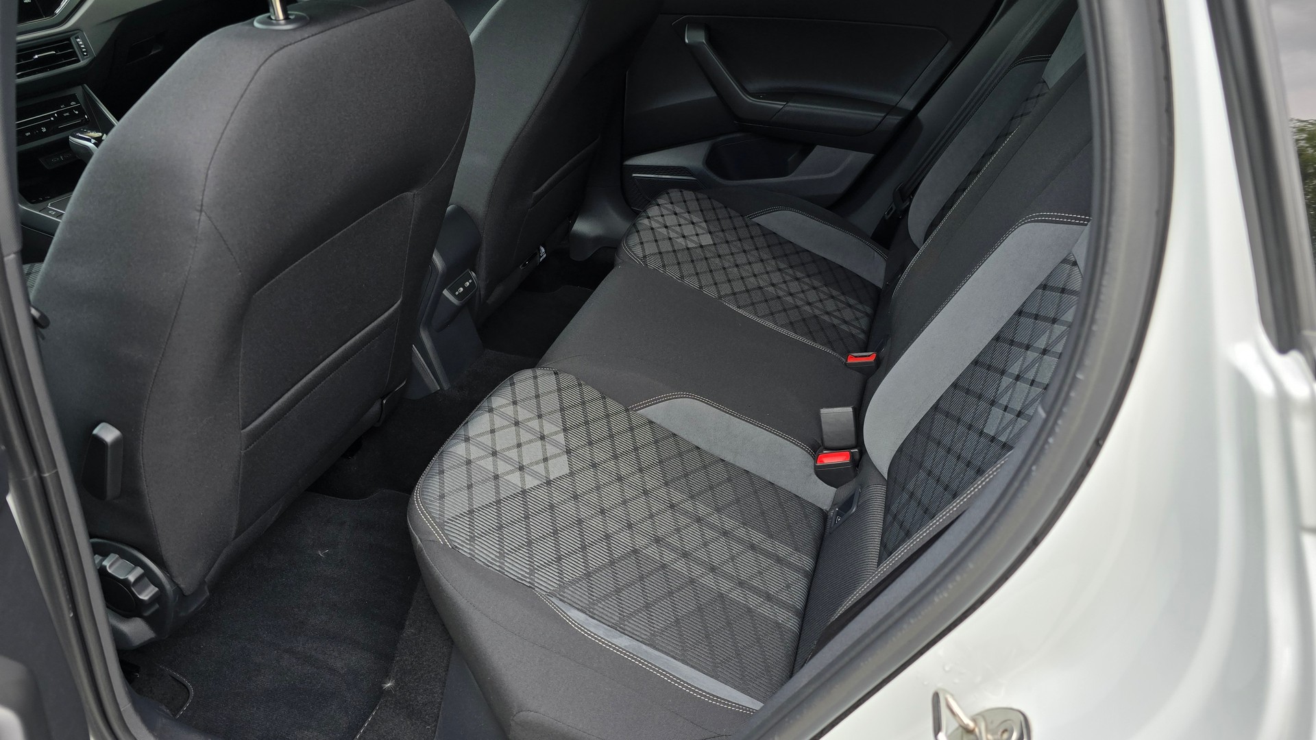 VW Taigo 1.5 TSI R-Line DSG-image-13
