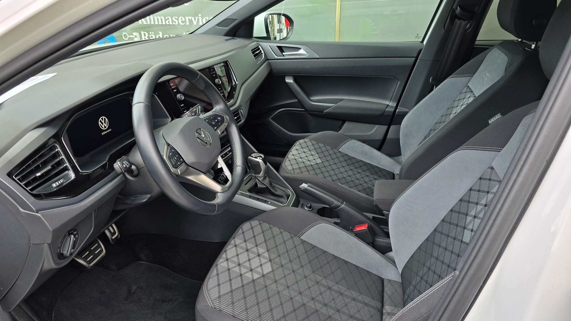 VW Taigo 1.5 TSI R-Line DSG-image-12