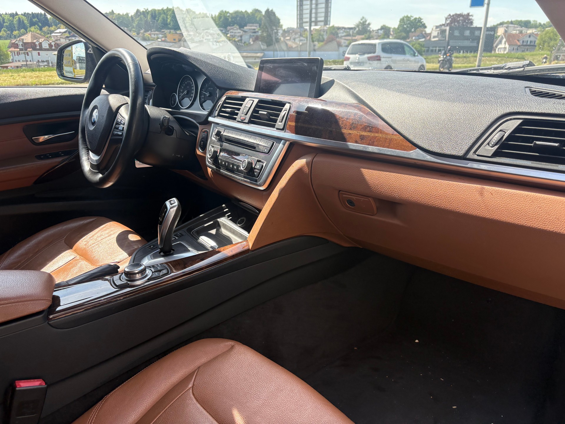 BMW 328i Touring Luxury Line Steptronic-image-11