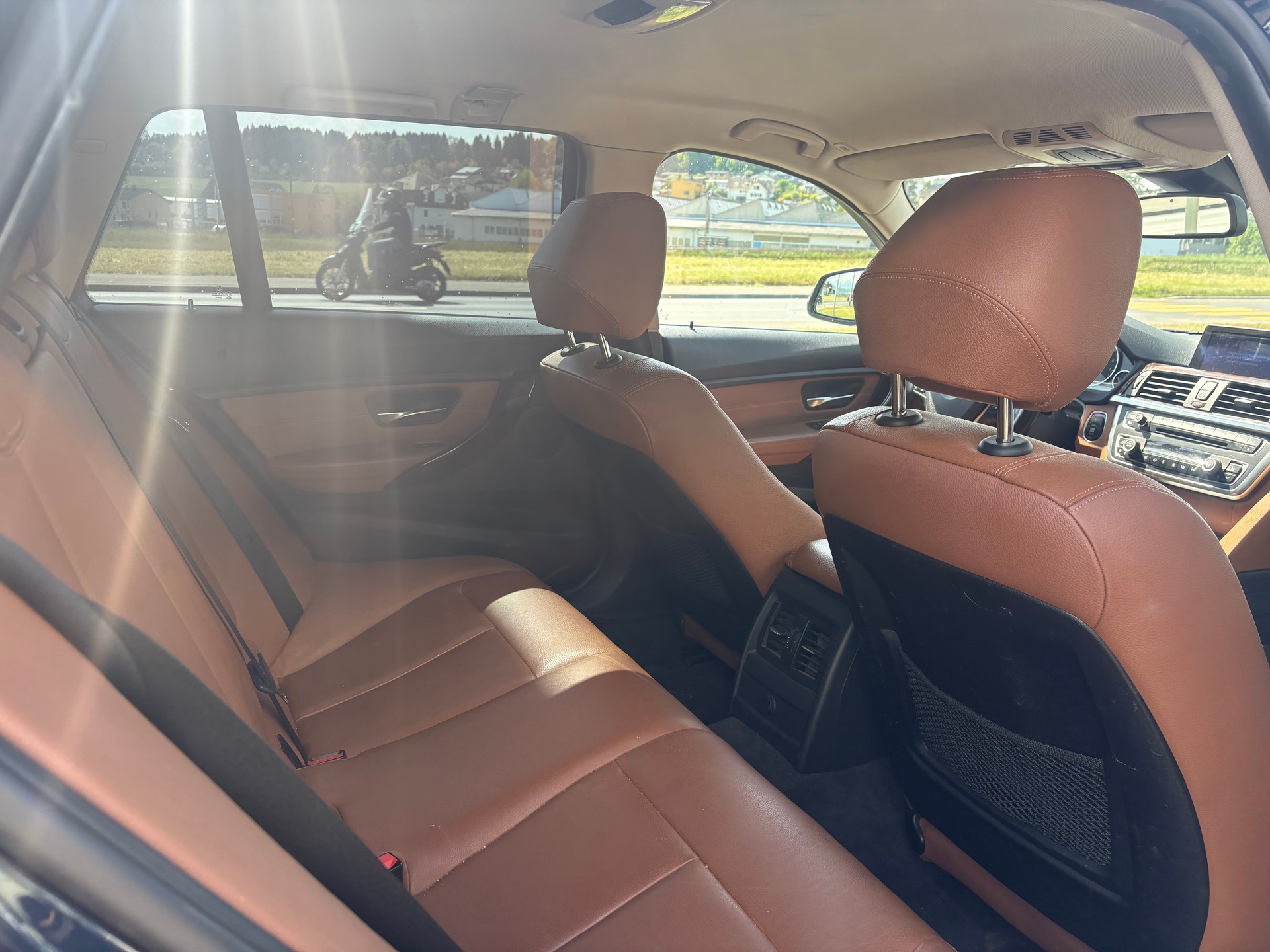BMW 328i Touring Luxury Line Steptronic-image-10