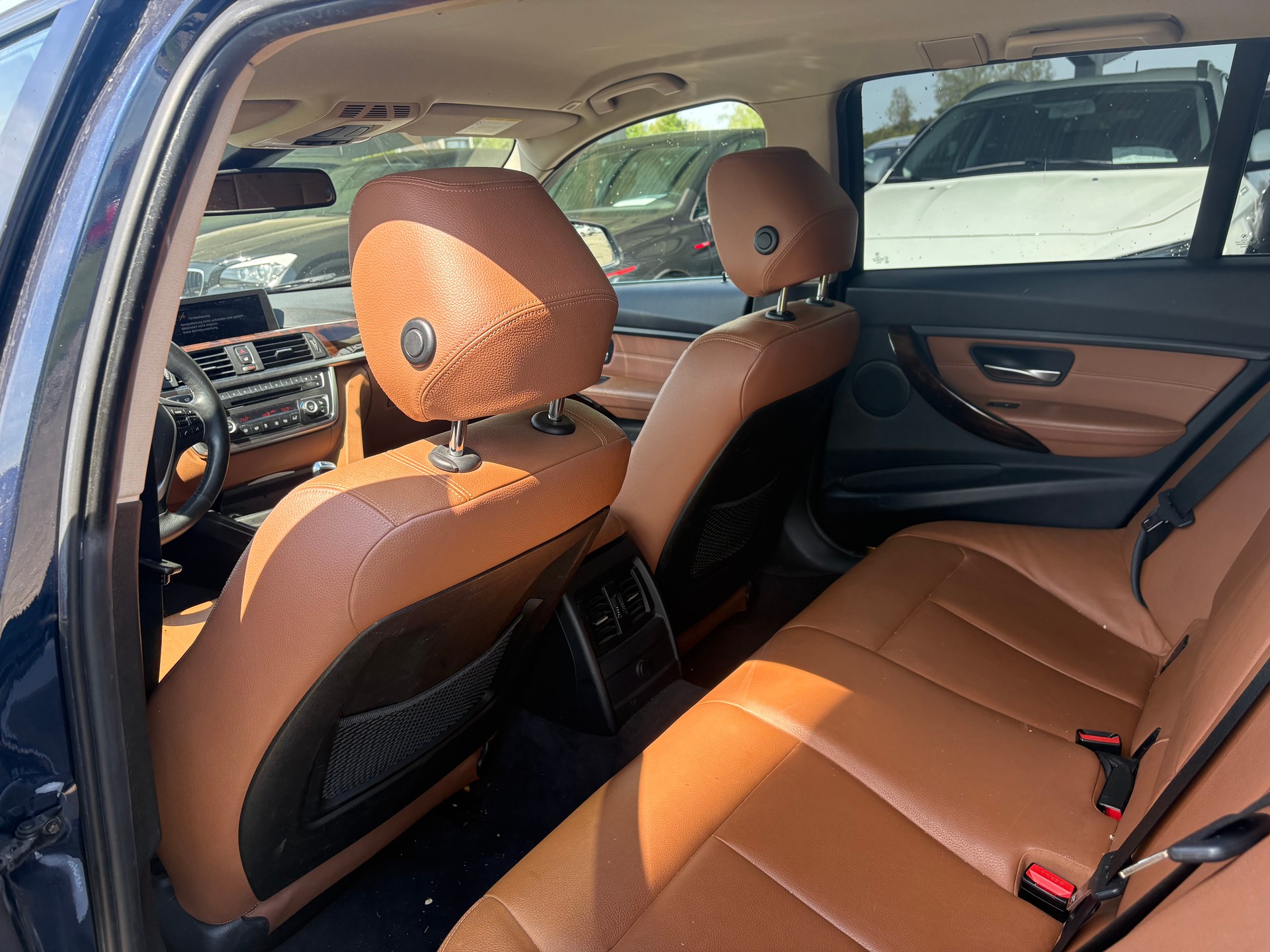 BMW 328i Touring Luxury Line Steptronic-image-8