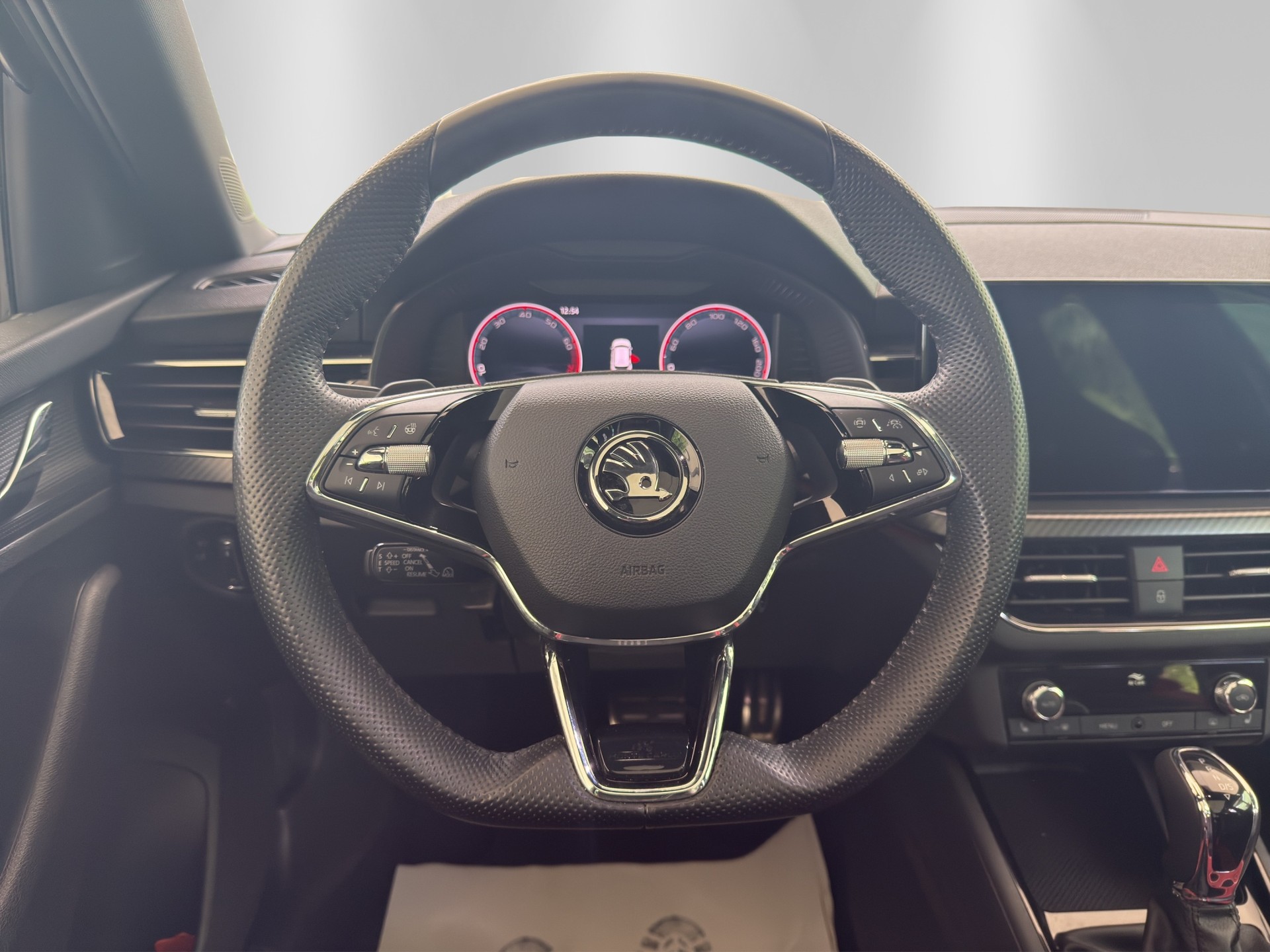 SKODA Kamiq 1.0 TSI Monte Carlo DSG-image-10