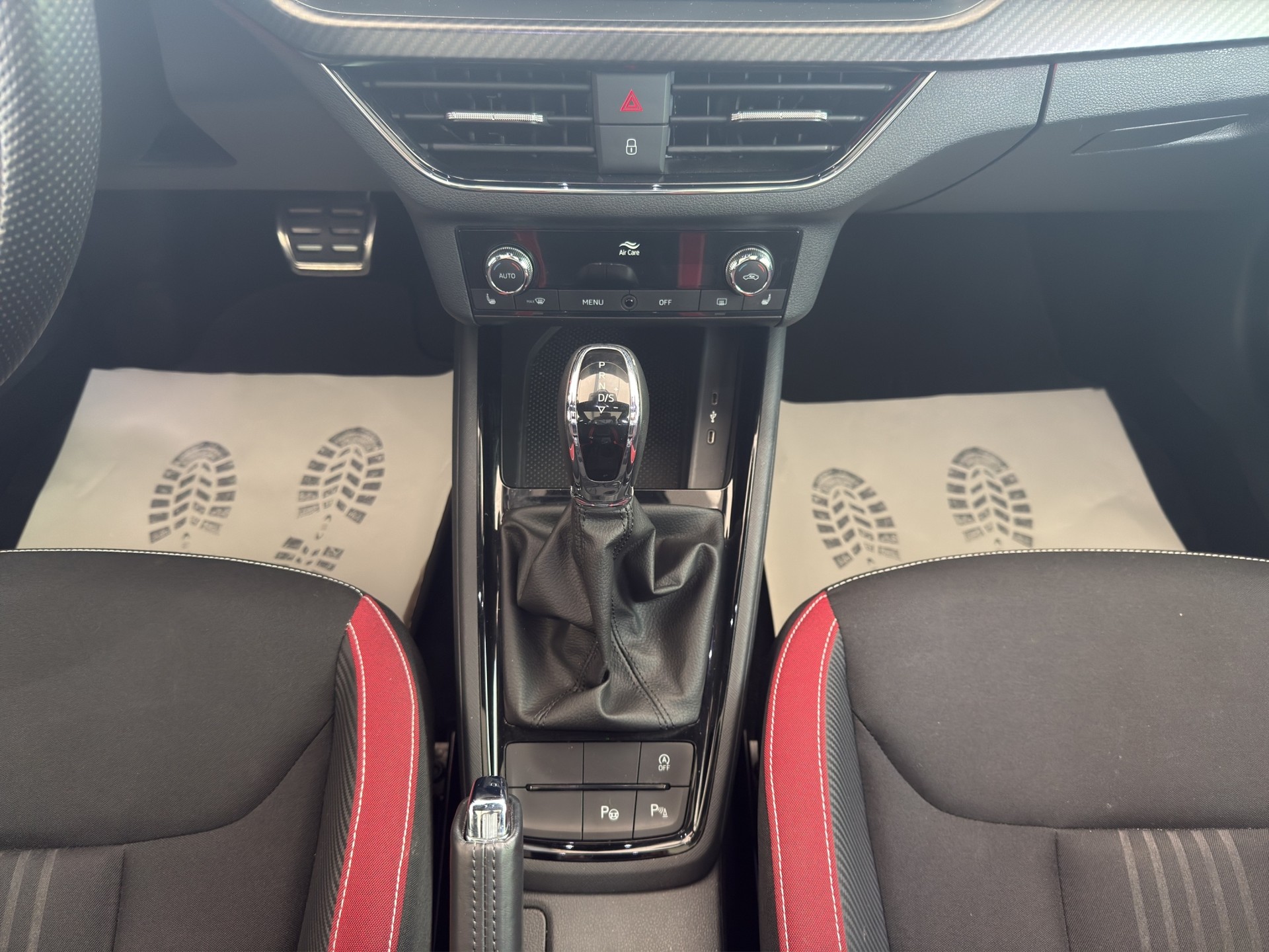SKODA Kamiq 1.0 TSI Monte Carlo DSG-image-11